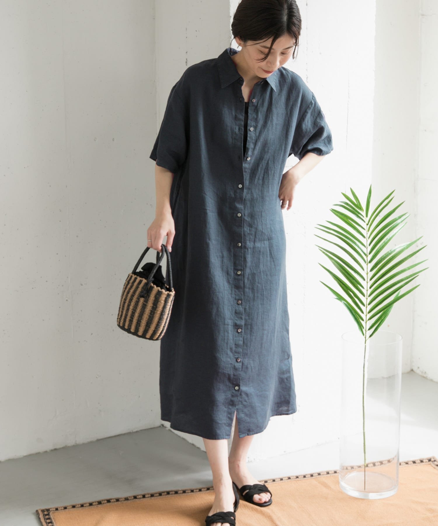 【アーバンリサーチ ドアーズ/URBAN RESEARCH DOORS】の『WEB/一部店舗限定カラー』リネン半袖シャツワンピース インテリア・キッズ・メンズ・レディースファッション・服の通販 founy(ファニー) 　ファッション　Fashion　レディースファッション　WOMEN　ワンピース　Dress　シャツワンピース　Shirt Dresses　2025年　2025　2025春夏・S/S　Ss,Spring/Summer,2025　シンプル　Simple　ベーシック　Basic　リネン　Linen　ワイド　Wide　半袖　Short Sleeve　夏　Summer　S/S・春夏　Ss・Spring/Summer　NAVY|ID: prp329100004531205 ipo3291000000032369088