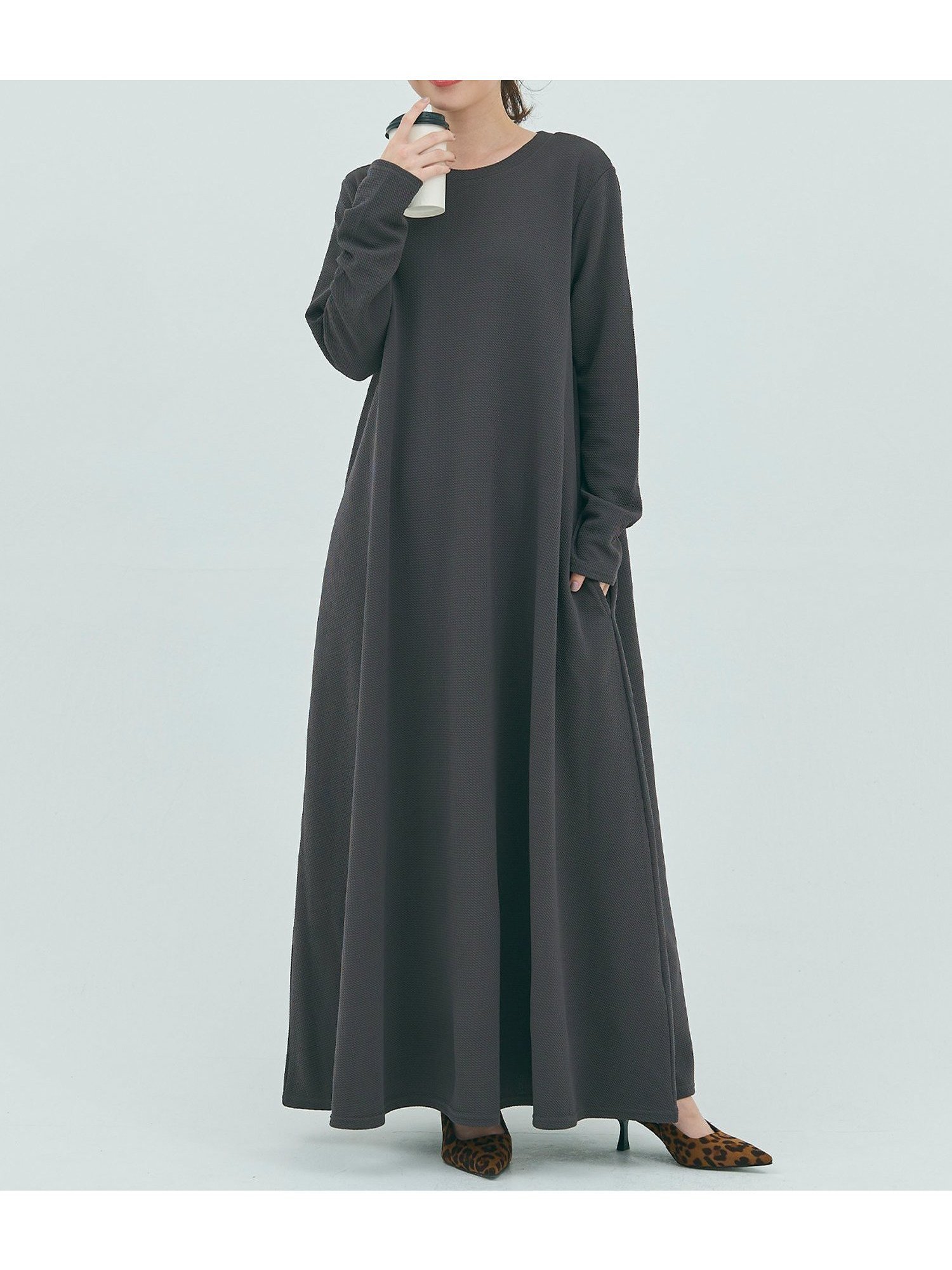 【コカ/COCA】のエンボス加工Aラインフレアワンピース インテリア・キッズ・メンズ・レディースファッション・服の通販 founy(ファニー) 　ファッション　Fashion　レディースファッション　Fashion for Women　ワンピース　Dresses　ポケット　Pocket, Pocket Detail　Charcoal|ID: prp329100004531238 ipo3291000000032728981