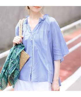 【スローブ イエナ/SLOBE IENA】 シルク混フリルカラー5分袖ブラウス人気、トレンドファッション・服の通販 founy(ファニー) ファッション Fashion レディースファッション Fashion for Women トップス・カットソー Cut & Sew Tops シャツ・ブラウス・オフィスカジュアル Elegant Blouses & Button-Ups 2025年 2025 2025春夏・S/S Spring/Summer 2025 SS25 おすすめ Recommended / Our Picks ギャザー Gathered, Ruffled シルク Silk, 100% Silk シンプル Simple, Minimal デニム Denim, Jeans Material フリル Frill, Ruffle フレア Flare, Flared エレガント 上品 Elegant 人気 Popular, Best Seller ビジネス 仕事 通勤 Business / Work / Commuting 夏 Summer |ID:prp329100004531241