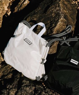 【アダム エ ロペ/ADAM ET ROPE'】の【HUNTER for ADAM ET ROPE 】別注トラベルナイロントートBAG 人気、トレンドファッション・服の通販 founy(ファニー) ファッション Fashion レディースファッション WOMEN バッグ Bag アクセサリー Accessories 春 Spring コレクション Collection 軽量 Lightweight シューズ Shoes シンプル Simple パフォーマンス Performance フレーム Flame 別注 Special Order ミックス Mix モノトーン Monotone ラバー Rubber S/S・春夏 Ss・Spring/Summer おすすめ Recommend 夏 Summer 2025年 2025 2025春夏・S/S Ss,Spring/Summer,2025 |ID:prp329100004531279