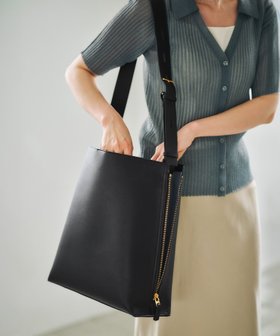 【ロペ/ROPE'】の【E POR】Y BAG Shoulder Large(サイドジップショルダーバッグ)【通勤】【A4対応】【25SS】 人気、トレンドファッション・服の通販 founy(ファニー) ファッション Fashion レディースファッション WOMEN オレンジ Orange サイドジップ Side Zip ショルダー Shoulder シンプル Simple ハンド Hand ポケット Pocket マグネット Magnet ラベンダー Lavender ビジネス 仕事 通勤 Business 2025年 2025 2025春夏・S/S Ss,Spring/Summer,2025 |ID:prp329100004531308