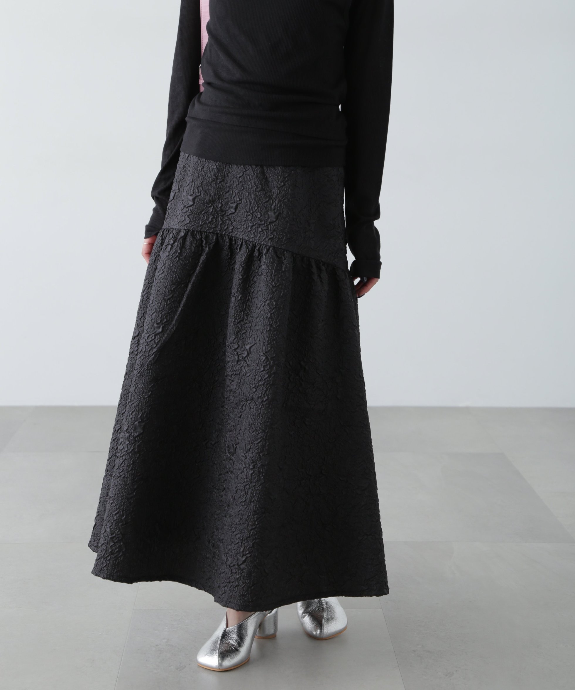 【フリーズマート/FREE'S MART】のエンボスティアードスカート インテリア・キッズ・メンズ・レディースファッション・服の通販 founy(ファニー) 　ファッション　Fashion　レディースファッション　WOMEN　スカート　Skirt　ティアードスカート　Tiered Skirts　ギャザー　Gather　スウェット　Sweat　ラウンド　Round　ルーズ　Loose　ブラック|ID: prp329100004531354 ipo3291000000032033240