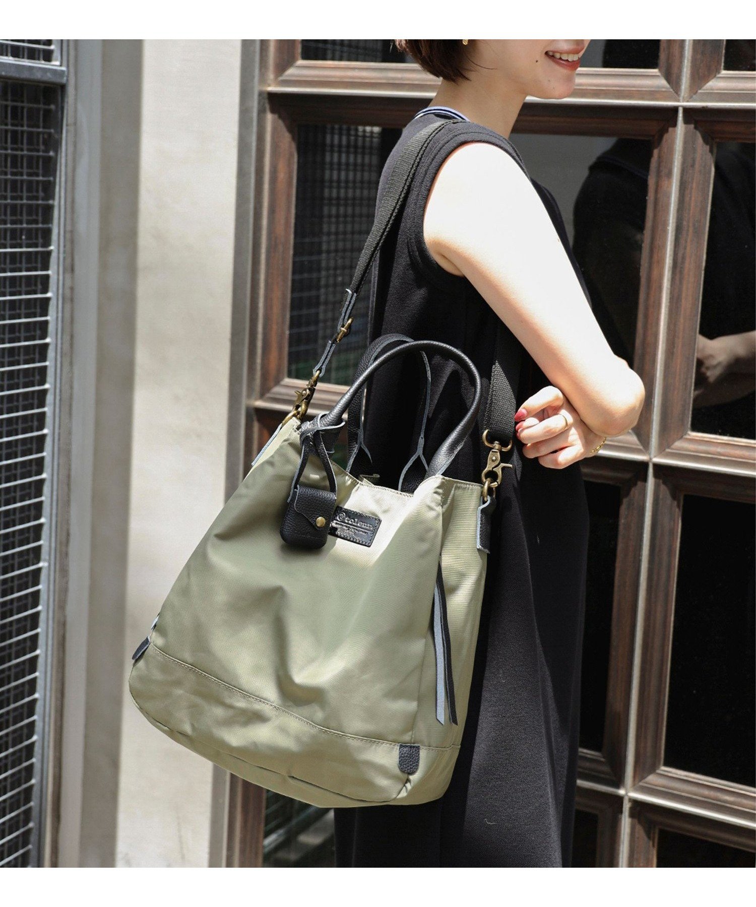 【ビームス ウイメン/BEAMS】の【5/16 9 59までポイント10倍】【定番/A4サイズ対応/ショルダー付】toleur / ポリエステル 2way トートバッグ 母の日 お仕事 インテリア・キッズ・メンズ・レディースファッション・服の通販 founy(ファニー) 　ファッション　Fashion　レディースファッション　WOMEN　バッグ　Bag　ショルダー　Shoulder　ラップ　Wrap　エレガント 上品　Elegant　人気　Popularity　ビジネス 仕事 通勤　Business　定番　Standard　OLIVE|ID: prp329100004531366 ipo3291000000032033283