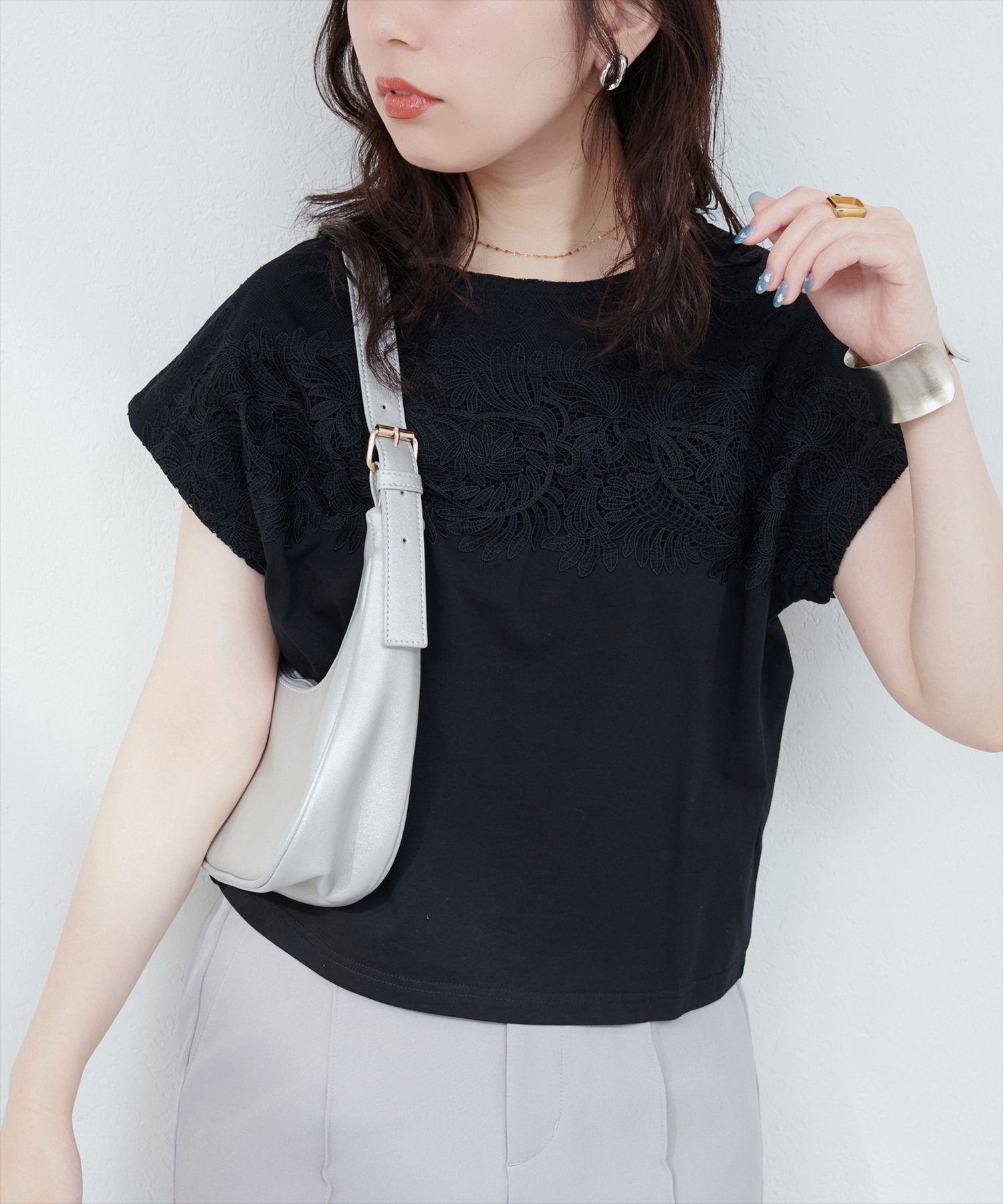 【ナチュラルクチュール/natural couture】のレースヨーク切替Tシャツ インテリア・キッズ・メンズ・レディースファッション・服の通販 founy(ファニー) 　ファッション　Fashion　レディースファッション　WOMEN　トップス・カットソー　Tops/Tshirt　シャツ/ブラウス　Shirts/Blouses　ロング / Tシャツ　T-Shirts　2025年　2025　2025春夏・S/S　Ss,Spring/Summer,2025　シンプル　Simple　ダウン　Down　デニム　Denim　バランス　Balance　フェミニン　Feminine　フォーマル　Formal　ボトム　Bottom　マーメイド　Mermaid　ヨーク　Yoke　レース　Race　エレガント 上品　Elegant　切替　Switching　夏　Summer　ブラック|ID: prp329100004531368 ipo3291000000032033294