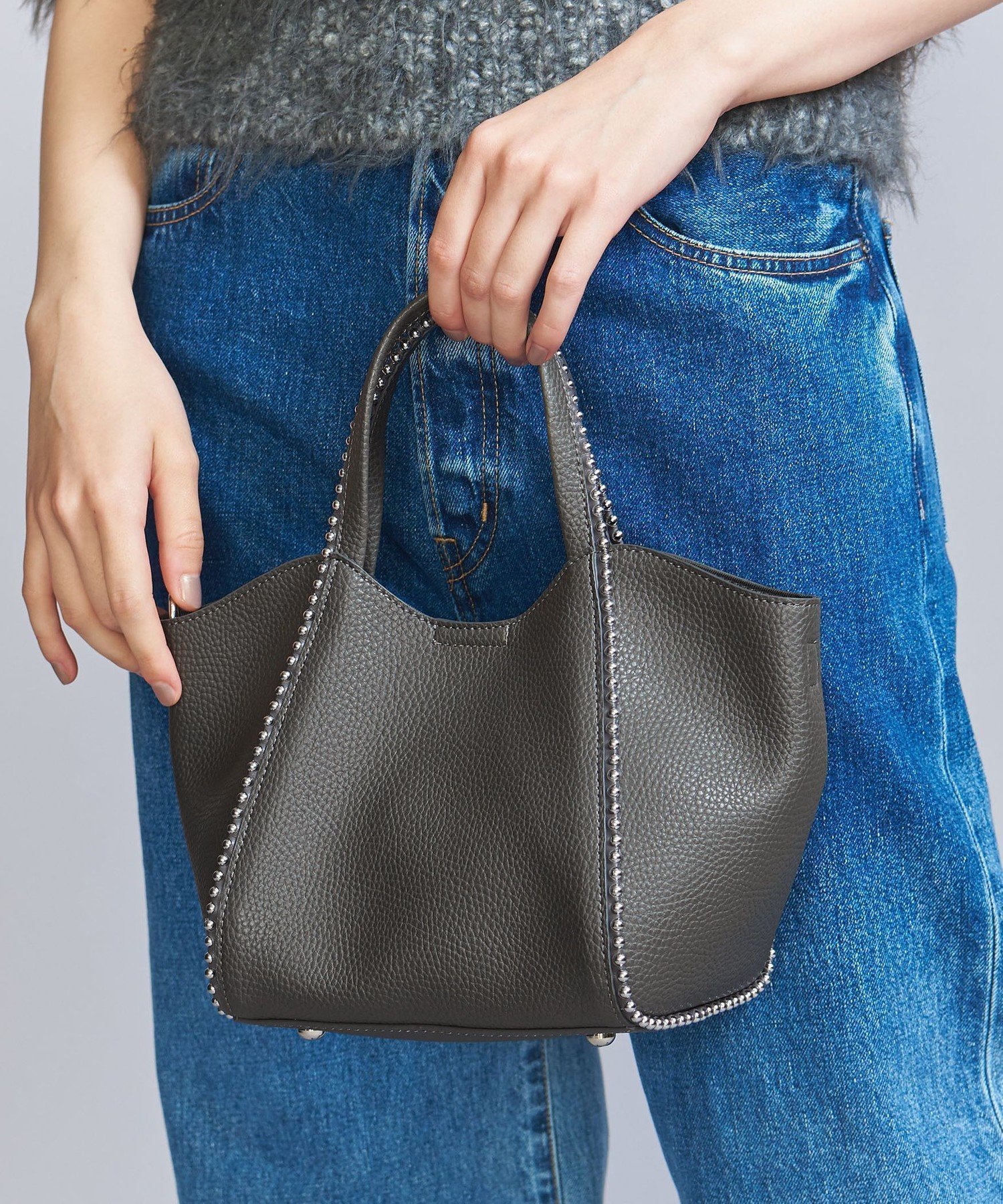 【ビューティ&ユース ユナイテッドアローズ/BEAUTY&YOUTH / UNITED ARROWS】のボールチェーン ミニトートバッグ -2WAY- インテリア・キッズ・メンズ・レディースファッション・服の通販 founy(ファニー) 　ファッション　Fashion　レディースファッション　Ladies' Fashion Online　バッグ　Bag　おすすめ　Recommend　イエロー　Yellow　コンパクト　Compact　ショルダー　Shoulder　チェーン　Chain　エレガント 上品　Elegant　人気　Popularity　ビジネス 仕事 通勤　Business　DK.GRAY|ID: prp329100004531393 ipo3291000000032678062