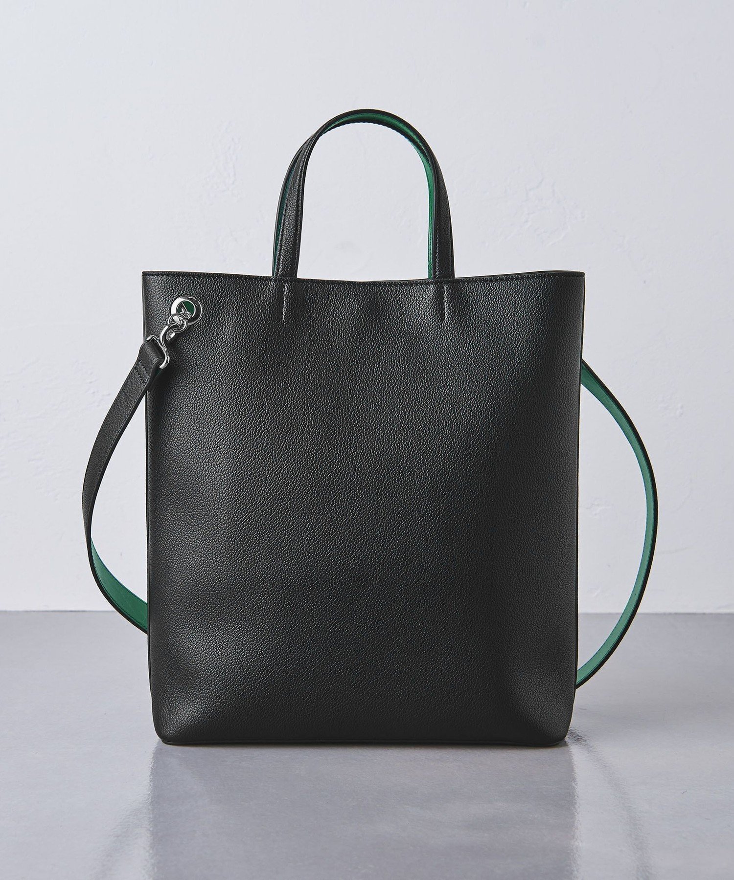 【ユナイテッドアローズ/UNITED ARROWS】のVERTICAL ベーシック トートバッグ インテリア・キッズ・メンズ・レディースファッション・服の通販 founy(ファニー) 　ファッション　Fashion　レディースファッション　Fashion for Women　バッグ　Bags　ショルダー　Shoulder, Shoulder Strap　シンプル　Simple, Minimal　ビジネス 仕事 通勤　Business / Work / Commuting　ベーシック　Basic, Essential　マグネット　Magnet, Magnetic Closure　モバイル　Mobile, Smartphone　人気　Popular, Best Seller　BLACK|ID: prp329100004531422 ipo3291000000033355883