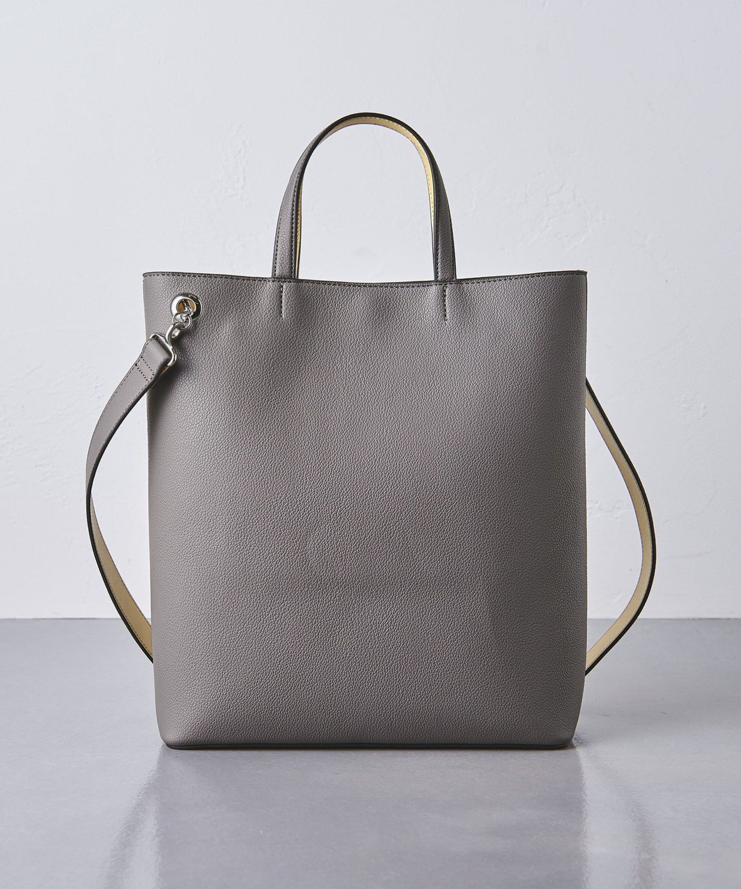 【ユナイテッドアローズ/UNITED ARROWS】のVERTICAL ベーシック トートバッグ インテリア・キッズ・メンズ・レディースファッション・服の通販 founy(ファニー) 　ファッション　Fashion　レディースファッション　Fashion for Women　バッグ　Bags　ショルダー　Shoulder, Shoulder Strap　シンプル　Simple, Minimal　ビジネス 仕事 通勤　Business / Work / Commuting　ベーシック　Basic, Essential　マグネット　Magnet, Magnetic Closure　モバイル　Mobile, Smartphone　人気　Popular, Best Seller　MD.GRAY|ID: prp329100004531422 ipo3291000000033355885