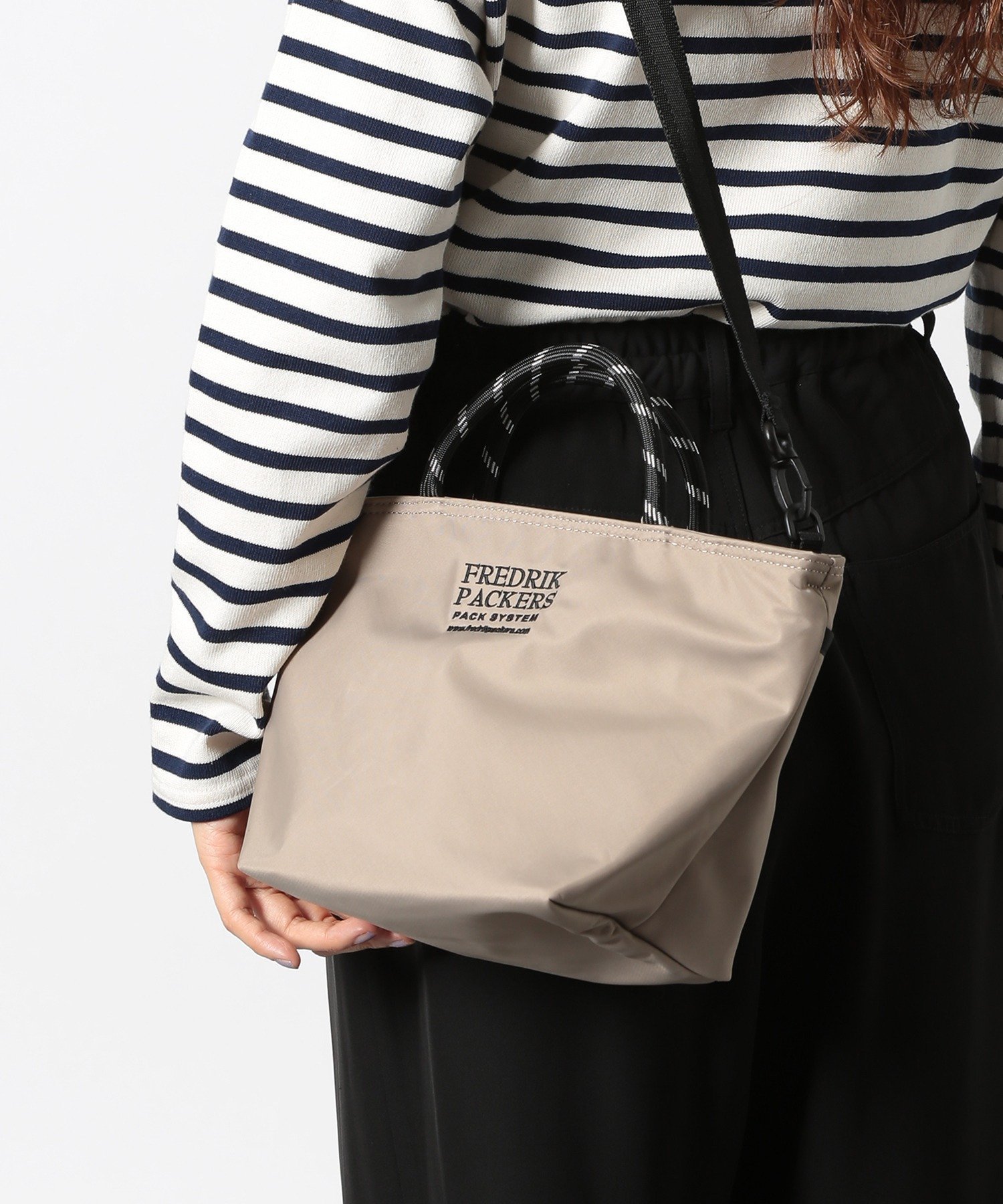 【セットアップセブン/SETUP7】のFREDRIK PACKERS/MELL TOTE 2way トートバッグ ショルダーバッグ フェス アウトドア 旅行 フレドリックパッカーズ プレゼント インテリア・キッズ・メンズ・レディースファッション・服の通販 founy(ファニー) 　ファッション　Fashion　レディースファッション　Fashion for Women　バッグ　Bags　アウトドア　Outdoor Clothing　コンパクト　Compact, Small Size　サテン　Satin, Glossy Fabric　シンプル　Simple, Minimal　スマホ　Smartphone, Mobile Device　デスク　Desk, Work Desk　トラベル　Travel, Travel Gear　トレンド　Trend, Trending Now　フロント　Front, Front Design　ポケット　Pocket, Pocket Detail　ミックス　Mix, Mixed Style　メッシュ　Mesh, Net Fabric　再入荷　Restock / Back in Stock　おすすめ　Recommended / Our Picks　旅行　Travel　ビジネス 仕事 通勤　Business / Work / Commuting　G.BGE|ID: prp329100004531449 ipo3291000000033509608