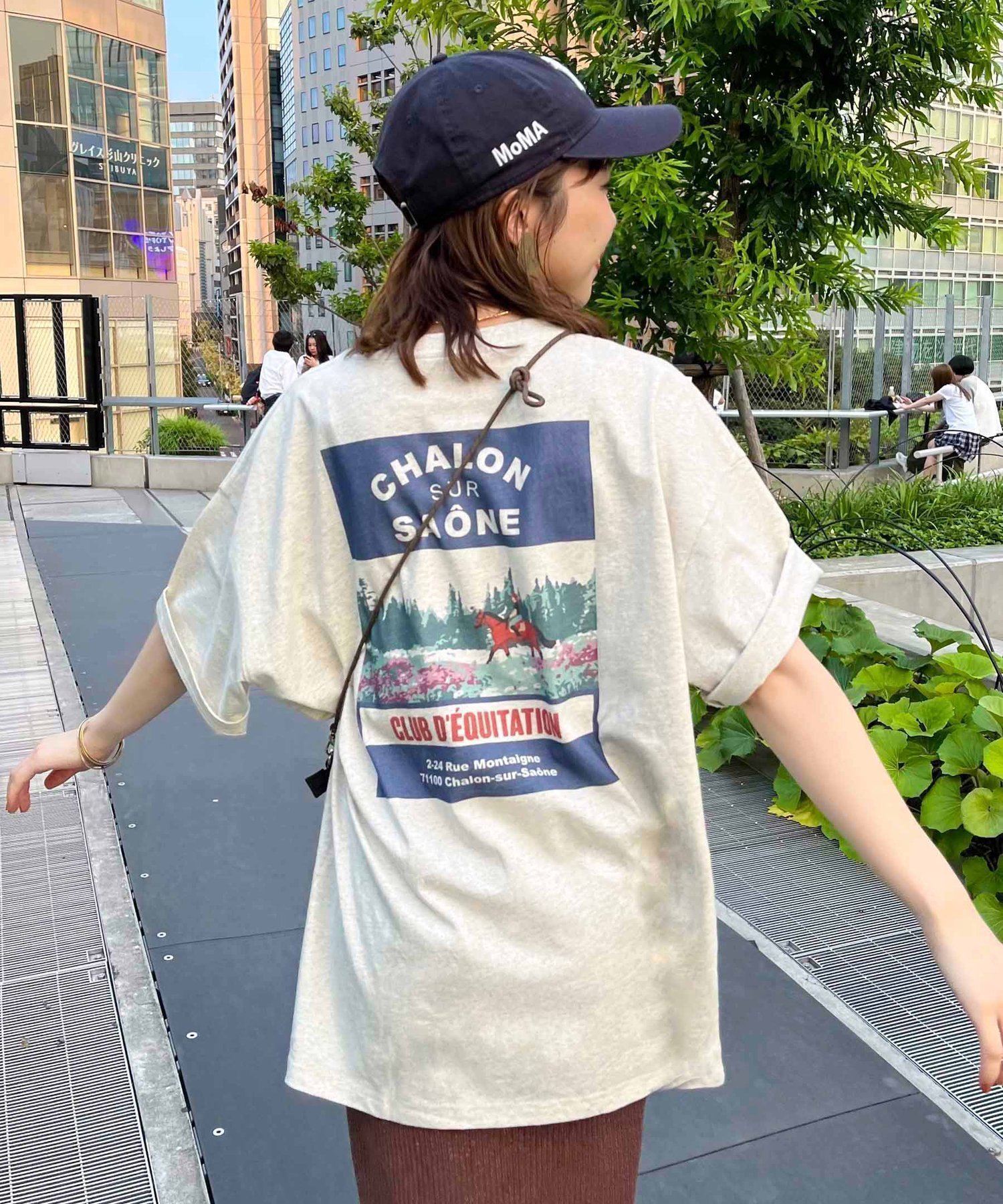 【ディスコート/Discoat】の【WEB限定】スーベニアアソートバックプリントTシャツ《ユニセックス》 インテリア・キッズ・メンズ・レディースファッション・服の通販 founy(ファニー) 　ファッション　Fashion　レディースファッション　WOMEN　トップス・カットソー　Tops/Tshirt　シャツ/ブラウス　Shirts/Blouses　ロング / Tシャツ　T-Shirts　バッグ　Bag　おすすめ　Recommend　フロント　Front　プリント　Print　ボトム　Bottom　今季　This Season　ネイビー|ID: prp329100004531527 ipo3291000000032307261
