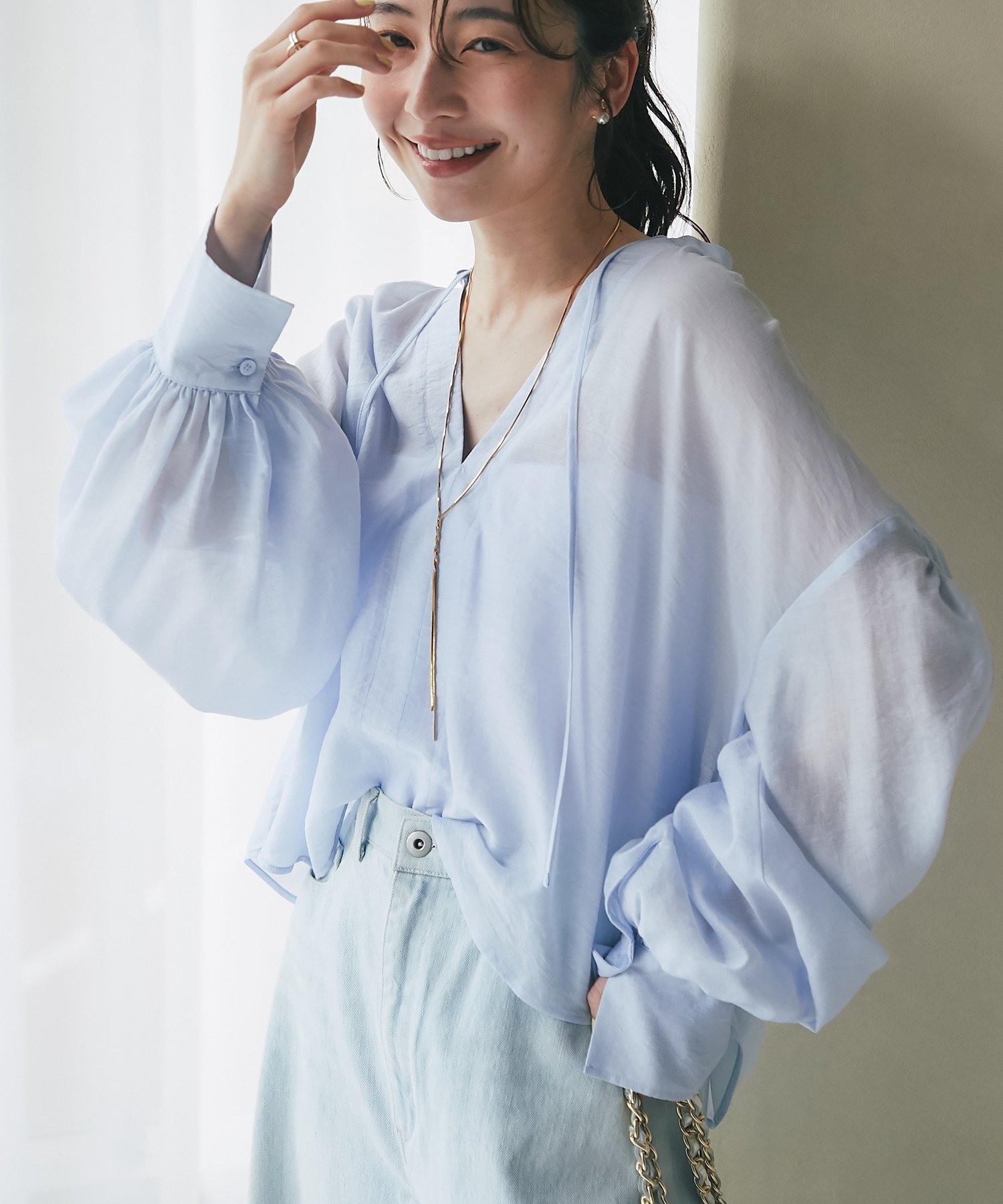 【ラブティックボンボン/La boutique BonBon】の【ふんわり透け感が美しい】シアーリボンボリュームスリーブブラウス インテリア・キッズ・メンズ・レディースファッション・服の通販 founy(ファニー) 　ファッション　Fashion　レディースファッション　Fashion for Women　トップス・カットソー　Cut & Sew Tops　シャツ・ブラウス・オフィスカジュアル　Elegant Blouses & Button-Ups　ボリューム袖・フリルスリーブブラウス　Voluminous & Ruffle Sleeves / Puffy Sleeve Tops　おすすめ　Recommended / Our Picks　インナー　Innerwear　カフス　Cuff Design　シンプル　Simple, Minimal　ジャケット　Jacket, Outerwear　スリーブ　Sleeve, Long Sleeve / Short Sleeve　バルーン　Balloon, Balloon Silhouette　ミドル　Middle Length, Mid Height　エレガント 上品　Elegant　サックスブルー|ID: prp329100004531594 ipo3291000000032712405