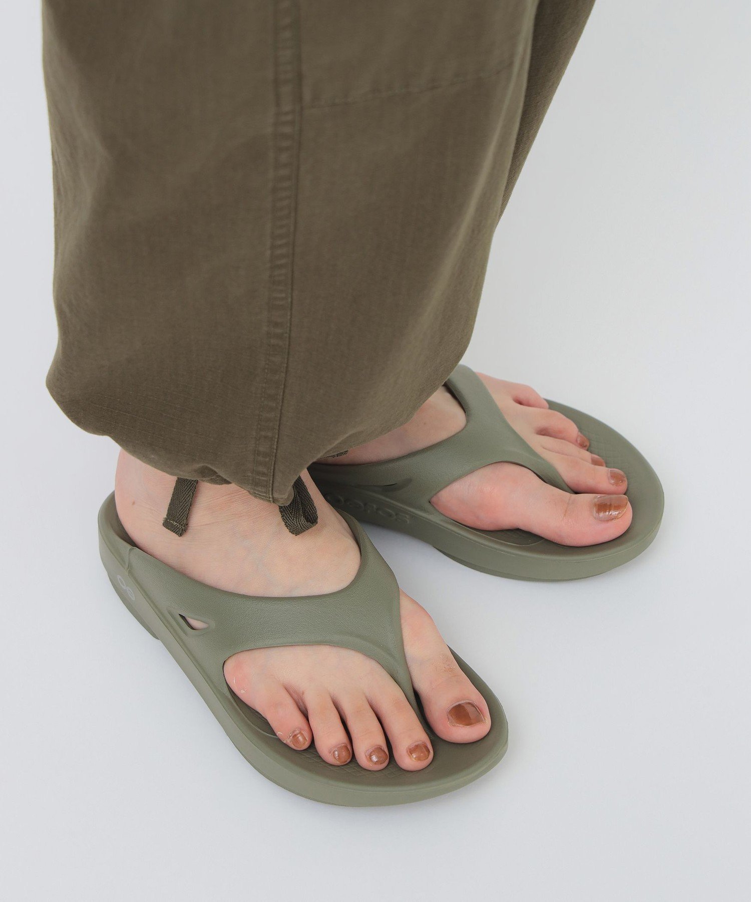 【ビーミングライフストアバイビームス/B:MING LIFE STORE by BEAMS】のOOFOS / OOriginal(22~24cm) ウーフォス リカバリーサンダル 軽量 夏サンダル 25SS スポーツサンダル ボリューム インテリア・キッズ・メンズ・レディースファッション・服の通販 founy(ファニー) 　ファッション　Fashion　レディースファッション　Fashion for Women　スポーツウェア　Functional & Stylish Sportswear　サンダル&ミュール　Sandals & Mules　2025年　2025　2025春夏・S/S　Spring/Summer 2025 SS25　クッション　Cushion, Throw Pillow　サンダル　Sandals, Summer Shoes　シンプル　Simple, Minimal　スポーツ　Sports, Activewear　フィット　Fit, Slim Fit　夏　Summer　軽量　Lightweight, Ultra Light　FOLIAGE|ID: prp329100004531597 ipo3291000000033818117