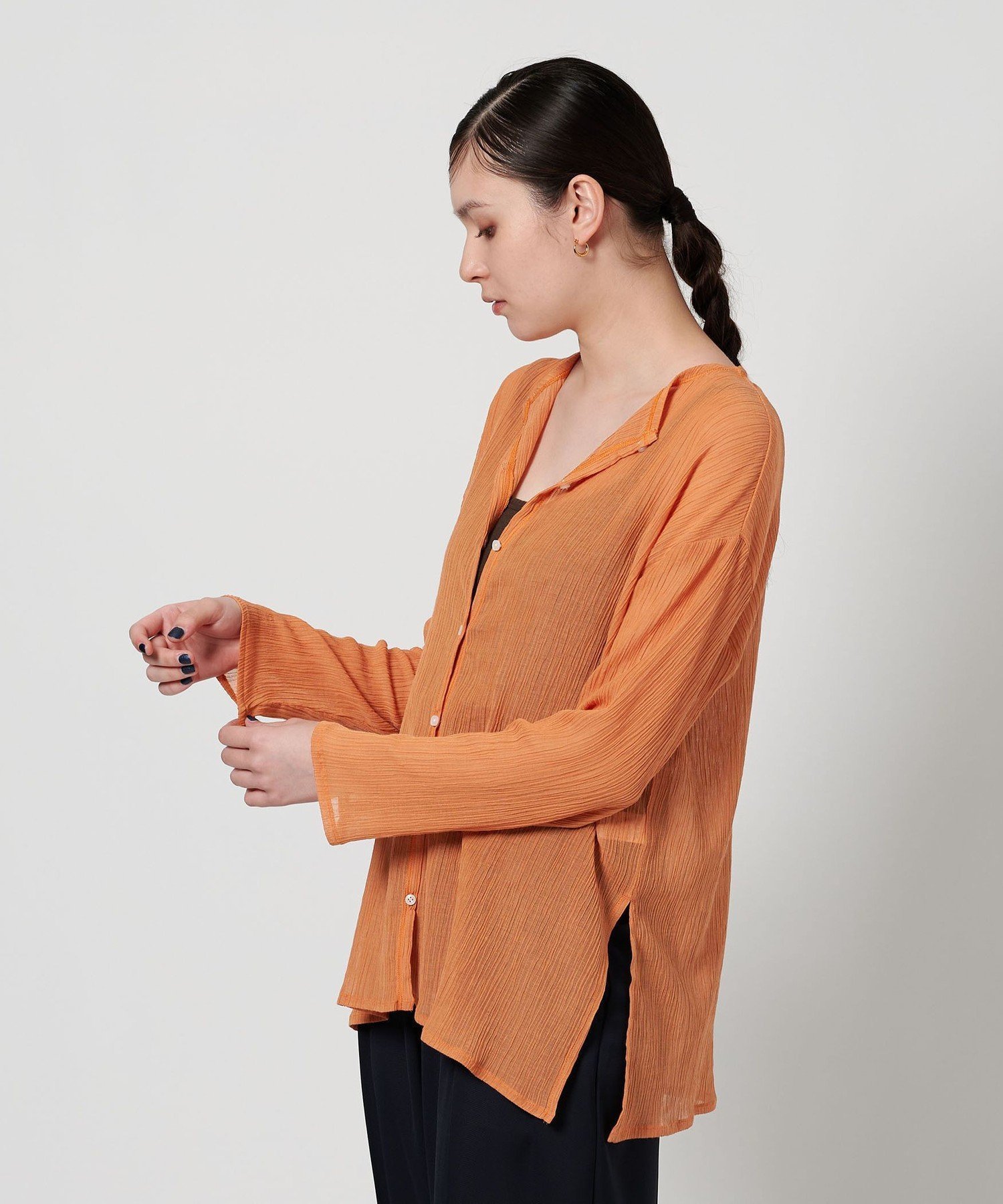 【ビューティ&ユース ユナイテッドアローズ/BEAUTY&YOUTH / UNITED ARROWS】のクレープ クルーネックカーディガン インテリア・キッズ・メンズ・レディースファッション・服の通販 founy(ファニー) 　ファッション　Fashion　レディースファッション　Fashion for Women　トップス・カットソー　Cut & Sew Tops　カーディガン・羽織り　Layered Style Cardigans　カーディガン　Cardigan, Knitwear　キャミソール　Camisole, Spaghetti Strap Top　シアー　Sheer, See-Through　スリット　Slit, Slit Detail　タンク　Tank Top, Sleeveless Top　デニム　Denim, Jeans Material　定番　Standard, Basic Item　フロント　Front, Front Design　ボトム　Bottoms, Lower Wear　羽織　Haori, Light Jacket　おすすめ　Recommended / Our Picks　夏　Summer　ORANGE|ID: prp329100004531611 ipo3291000000032627677