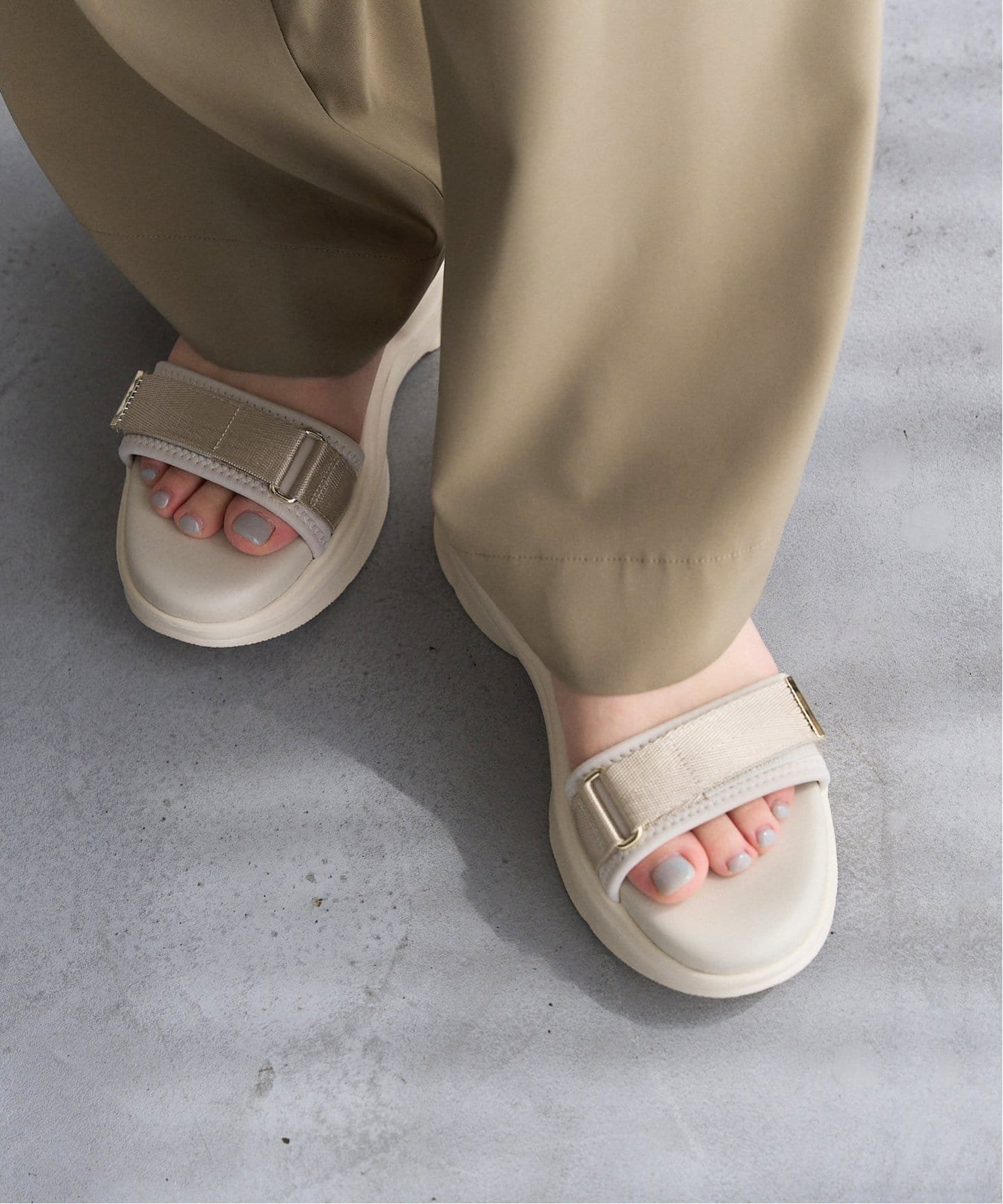 【ル タロン/Le Talon】のCOHINA*LE TALONコンビベルトスニーカーサンダル インテリア・キッズ・メンズ・レディースファッション・服の通販 founy(ファニー) 　ファッション　Fashion　レディースファッション　WOMEN　ベルト　Belts　インソール　Insole　厚底　Platforms　コラボ　Collaboration　軽量　Lightweight　サンダル　Sandals　シンプル　Simple　ストレッチ　Stretch　スマート　Smart　おすすめ　Recommend　ナチュラル|ID: prp329100004531613 ipo3291000000032034281