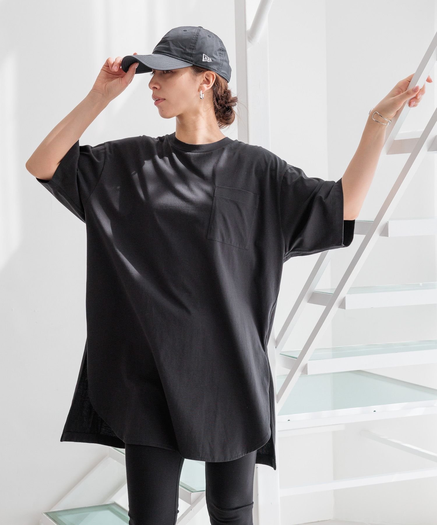 【ベイフロー/BAYFLOW】の【HEREIAM】チュニック丈が新鮮/オーバーロングTEE インテリア・キッズ・メンズ・レディースファッション・服の通販 founy(ファニー) 　ファッション　Fashion　レディースファッション　WOMEN　トップス・カットソー　Tops/Tshirt　おすすめ　Recommend　カッティング　Cutting　シンプル　Simple　スウェット　Sweat　スクエア　Square　スリット　Slit　チュニック　Tunic　デニム　Denim　トレンド　Trend　バランス　Balance　フレア　Flare　フロント　Front　ポケット　Pocket　ヨガ　Yoga　ラウンド　Round　ルーズ　Loose　レギンス　Leggings　ロング　Long　夏　Summer　春　Spring　S/S・春夏　Ss・Spring/Summer　ブラック19|ID: prp329100004531677 ipo3291000000032293960