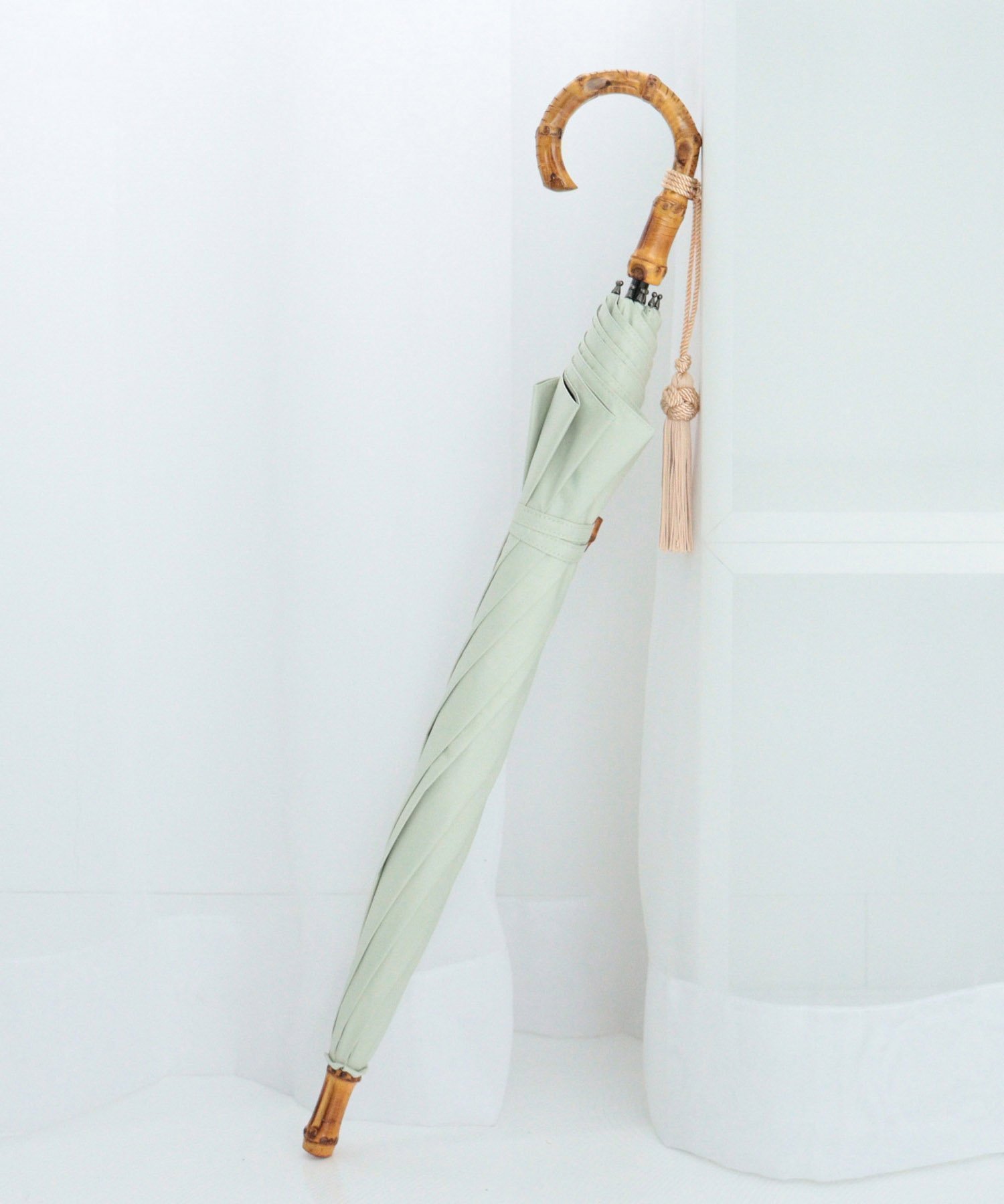 【ウタタネ/utatane】のutatane/日傘 完全遮光 竹ハンドル インテリア・キッズ・メンズ・レディースファッション・服の通販 founy(ファニー) 　ファッション　Fashion　レディースファッション　WOMEN　傘 / レイングッズ　Umbrellas/Rainwear　グラス　Glass　コンパクト　Compact　コーティング　Coating　ショート　Short　ダメージ　Damage　傘　Umbrella　日傘　Parasol　グリーン|ID: prp329100004531678 ipo3291000000032142914