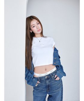 【カルバンクライン/Calvin Klein】の【公式ショップ】 カルバンクライン モノグラムベビーTシャツ Calvin Klein Jeans J224948 人気、トレンドファッション・服の通販 founy(ファニー) ファッション Fashion レディースファッション WOMEN トップス・カットソー Tops/Tshirt シャツ/ブラウス Shirts/Blouses ロング / Tシャツ T-Shirts インナー Inner コンパクト Compact ジーンズ Jeans ストレッチ Stretch トレンド Trend 人気 Popularity フィット Fit フロント Front プリント Print ベビー Baby モダン Modern |ID:prp329100004531681