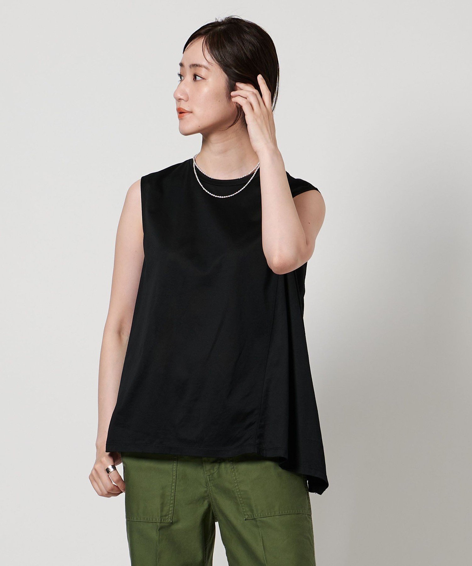 【ユナイテッドアローズ/UNITED ARROWS】のイレギュラーヘム ノースリーブ カットソー インテリア・キッズ・メンズ・レディースファッション・服の通販 founy(ファニー) 　ファッション　Fashion　レディースファッション　Fashion for Women　トップス・カットソー　Cut & Sew Tops　キャミソール&ノースリーブ　Camisoles & Sleeveless Tops　カットソー・ベーシックTシャツ　Cut-and-Sewn Tops / Stretch Tees & Basics　おすすめ　Recommended / Our Picks　イレギュラーヘム　Irregular Hem　カットソー　Cut and Sewn Top　シアー　Sheer, See-Through　スリーブ　Sleeve, Long Sleeve / Short Sleeve　ノースリーブ　Sleeveless, No-Sleeve　ヘムライン　Hemline, Bottom Cut　ワイド　Wide, Wide Fit　切替　Switching, Contrast Panel　夏　Summer　BLACK|ID: prp329100004531703 ipo3291000000033560670