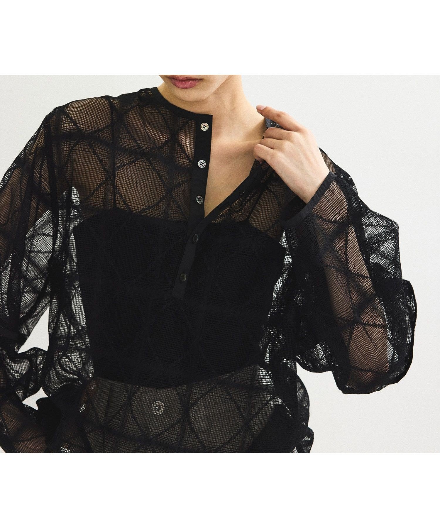 【アダム エ ロペ/ADAM ET ROPE'】のスクエアレースプルオーバー インテリア・キッズ・メンズ・レディースファッション・服の通販 founy(ファニー) 　ファッション　Fashion　レディースファッション　Fashion for Women　トップス・カットソー　Cut & Sew Tops　カジュアルプルオーバー・ニットトップス　Pullovers & Knit Tops / Casual Pullovers　インナー　Innerwear　春　Spring　デニム　Denim, Jeans Material　ポケット　Pocket, Pocket Detail　レース　Lace, Lace Fabric　S/S・春夏　SS, Spring/Summer, Warm Season　おすすめ　Recommended / Our Picks　夏　Summer　2025年　2025　2025春夏・S/S　Spring/Summer 2025 SS25　ブラック(01)|ID: prp329100004531714 ipo3291000000033717844
