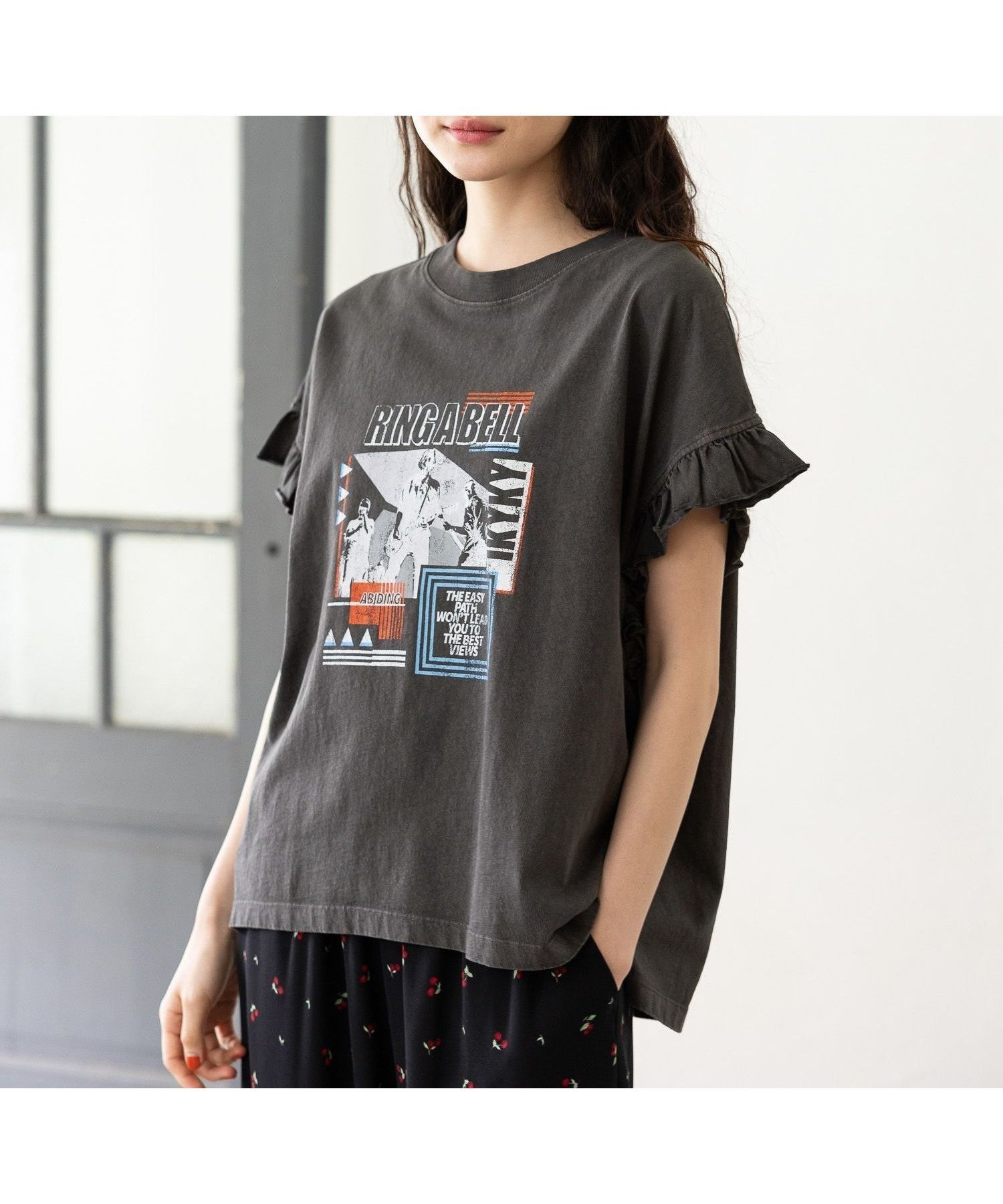 【ニコアンド/niko and】のアソートフリルグラフィックTシャツ インテリア・キッズ・メンズ・レディースファッション・服の通販 founy(ファニー) 　ファッション　Fashion　レディースファッション　Fashion for Women　トップス・カットソー　Cut & Sew Tops　シャツ・ブラウス・オフィスカジュアル　Elegant Blouses & Button-Ups　ロングTシャツ・Tシャツ　Longline T-Shirts & Tees　おすすめ　Recommended / Our Picks　グラフィック　Graphic, Graphic Design　スリーブ　Sleeve, Long Sleeve / Short Sleeve　フリル　Frill, Ruffle　フレンチ　French, French Style　ボトム　Bottoms, Lower Wear　ヴィンテージ　Vintage Style　吸水　Absorbent, Quick-Dry　チャコール18|ID: prp329100004531769 ipo3291000000032642238