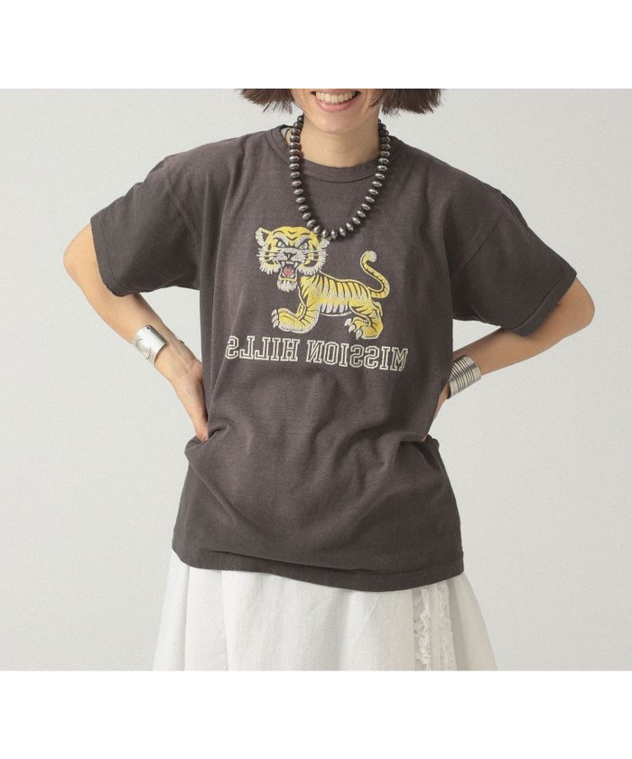 【ビームス ウイメン/BEAMS】の【別注】WARE HOUSE / タイガー イレギュラー プリント Tシャツ インテリア・キッズ・メンズ・レディースファッション・服の通販 founy(ファニー) https://founy.com/ ファッション Fashion レディースファッション Ladies' Fashion Online トップス・カットソー Tops/Tshirt シャツ/ブラウス Shirts/Blouses ロング / Tシャツ T-Shirts おすすめ Recommend イラスト Illustration イレギュラー Irregular シンプル Simple スウェット Sweat デニム Denim フリル Frills プリント Print レース Race ヴィンテージ Vintage 別注 Special Order |ID: prp329100004531775 ipo3291000000032624538