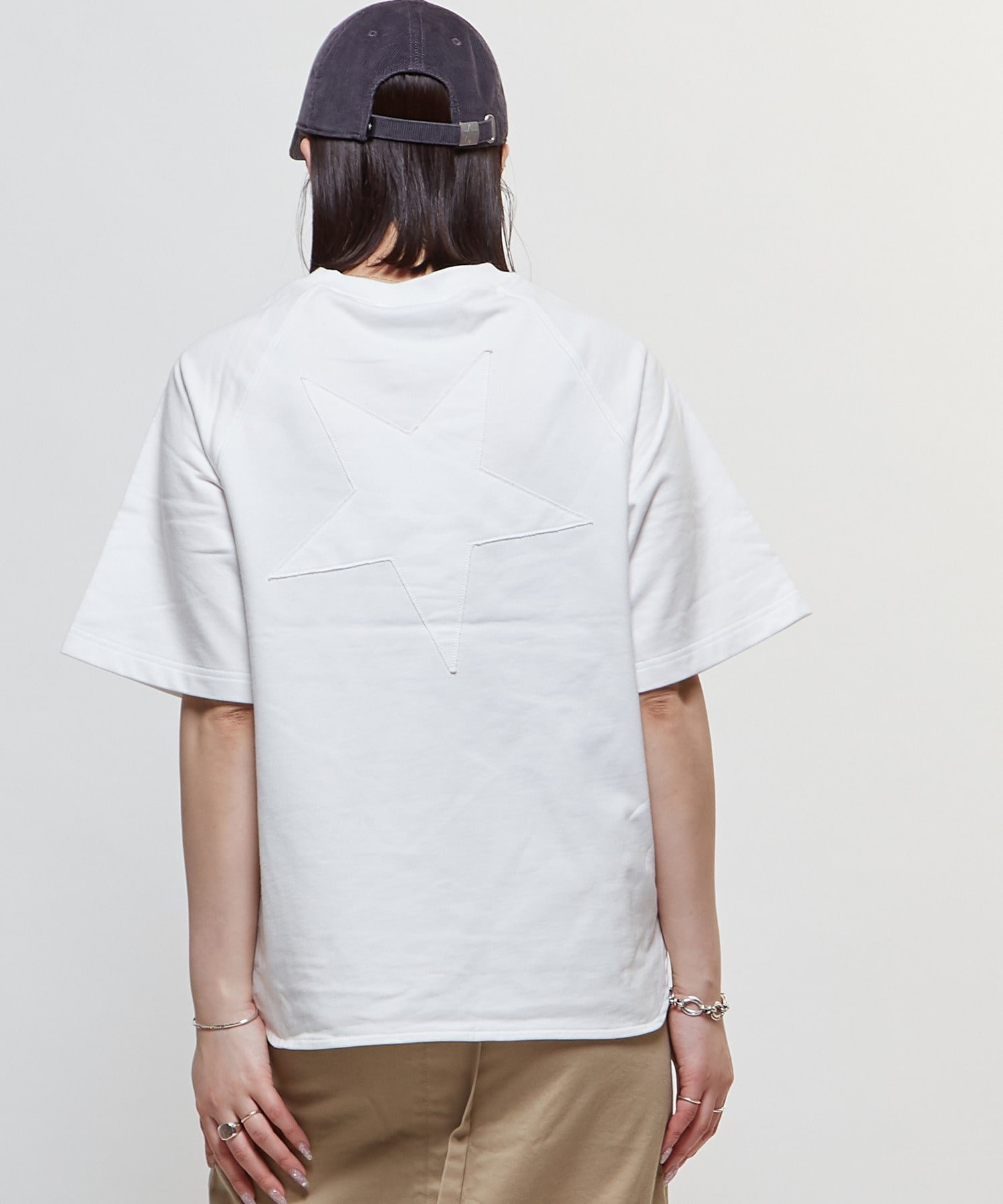 【コンバーストウキョウ/CONVERSE TOKYO】のSTAR PATCH FOOTBALL TEE インテリア・キッズ・メンズ・レディースファッション・服の通販 founy(ファニー) 　ファッション　Fashion　レディースファッション　Fashion for Women　おすすめ　Recommended / Our Picks　シンプル　Simple, Minimal　パッチ　Patch, Appliqué　パッチワーク　Patchwork, Mixed Fabric　ボトム　Bottoms, Lower Wear　リラックス　Relax, Relaxed Fit　ワイド　Wide, Wide Fit　ワンポイント　One Point, Statement Accent　人気　Popular, Best Seller　ホワイト|ID: prp329100004531886 ipo3291000000032741874