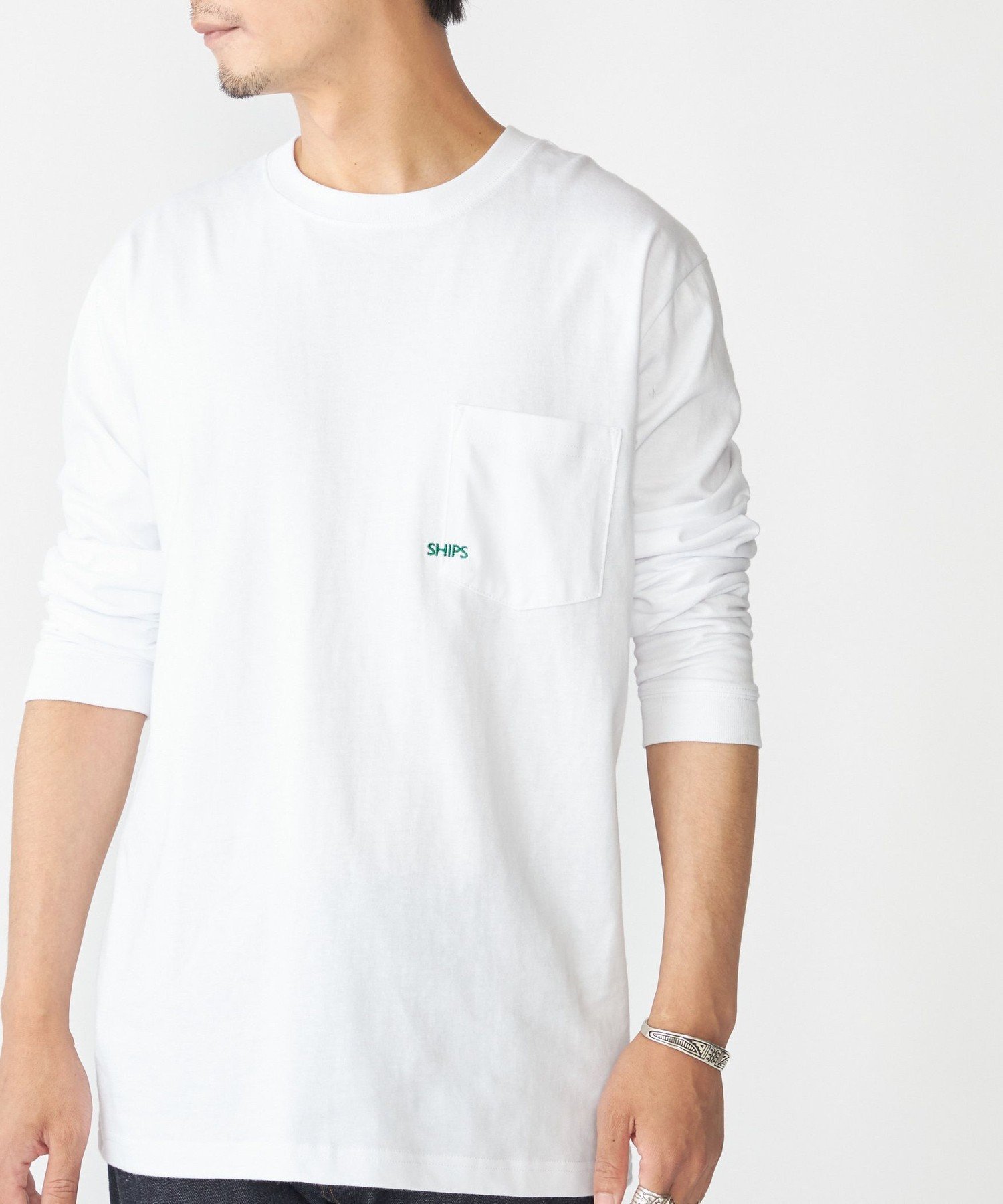 【シップス フォー ウィメン/SHIPS】の【WEB限定】SHIPS マイクロ SHIPSロゴ ポケット ロングスリーブ Tシャツ (ロンT) インテリア・キッズ・メンズ・レディースファッション・服の通販 founy(ファニー) 　ファッション　Fashion　レディースファッション　WOMEN　トップス・カットソー　Tops/Tshirt　シャツ/ブラウス　Shirts/Blouses　ロング / Tシャツ　T-Shirts　おすすめ　Recommend　スリーブ　Sleeve　ポケット　Pocket　ロング　Long　人気　Popularity　定番　Standard　ホワイト|ID: prp329100004531902 ipo3291000000032384074