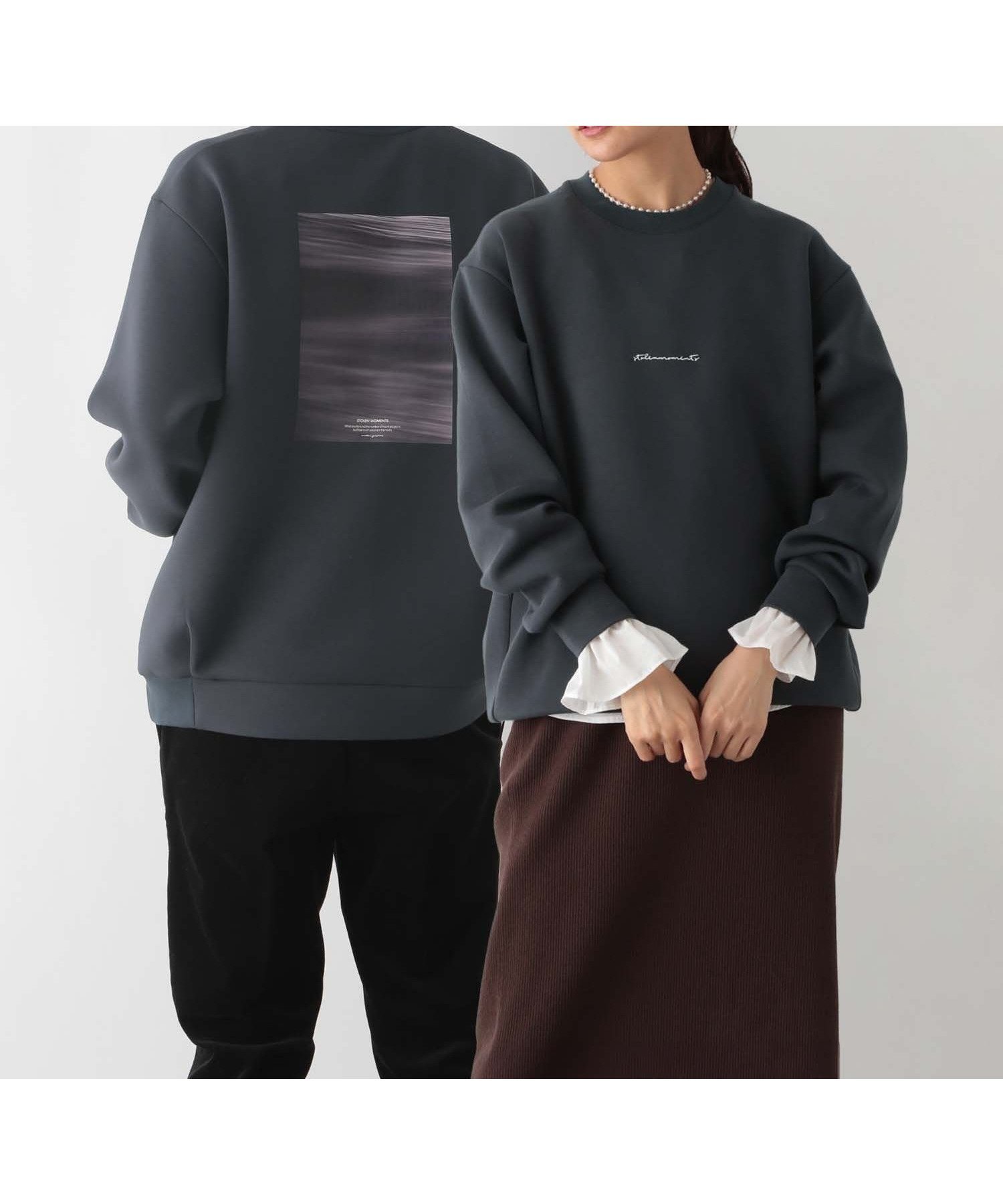 【グローバルワーク/GLOBAL WORK】のライトクッションクルー/ロゴ/116246 インテリア・キッズ・メンズ・レディースファッション・服の通販 founy(ファニー) 　ファッション　Fashion　レディースファッション　WOMEN　おすすめ　Recommend　クッション　Cushion　トレンド　Trend　フォルム　Form　プリント　Print　リラックス　Relax　エレガント 上品　Elegant　チャコール×筆記×バックフォト18|ID: prp329100004532102 ipo3291000000032247126