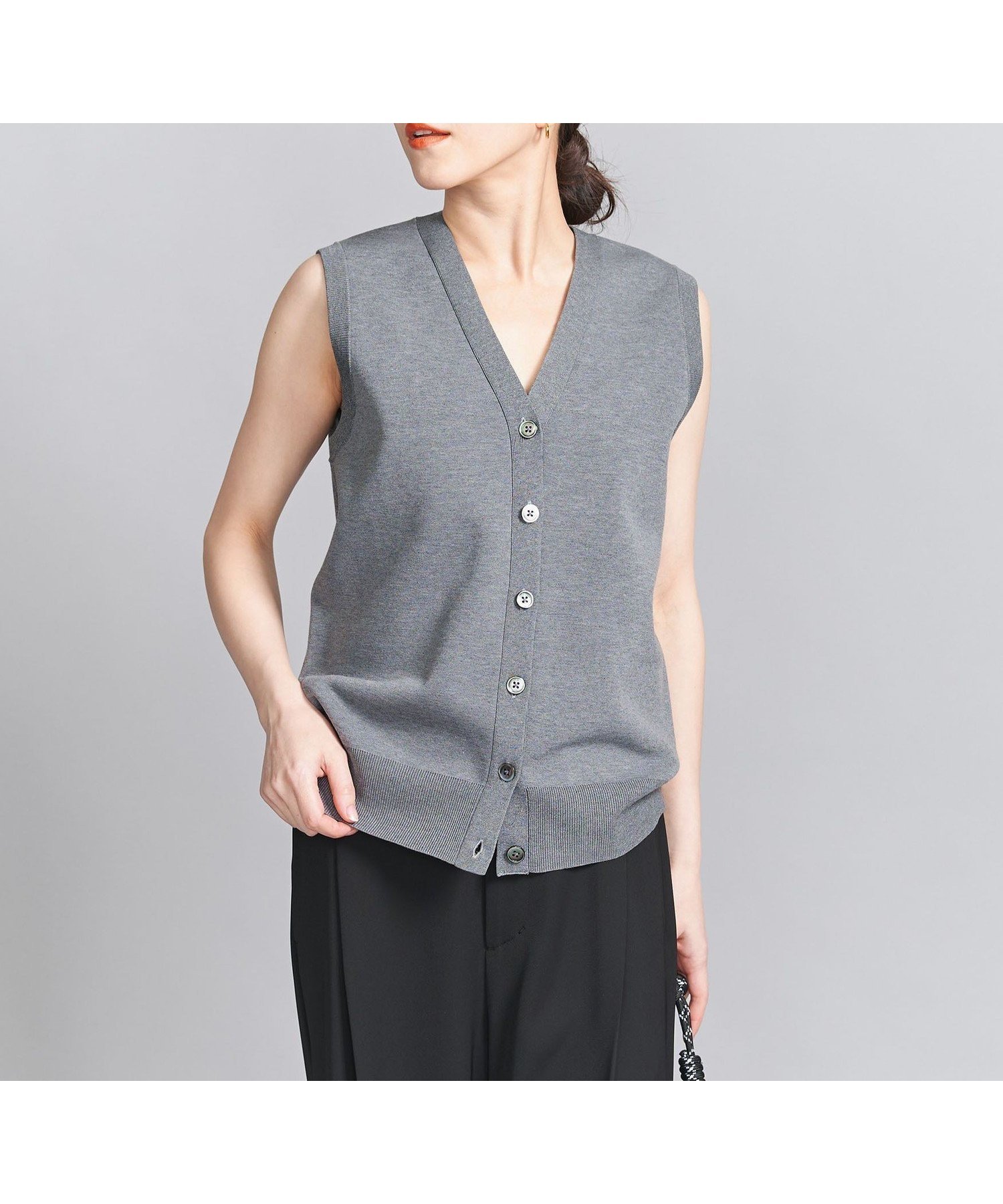 【ビューティ&ユース ユナイテッドアローズ/BEAUTY&YOUTH / UNITED ARROWS】のフロントボタン Vネック ニットベスト -ウォッシャブル- 人気、トレンドファッション・服の通販 founy(ファニー) 　ファッション　Fashion　レディースファッション　Fashion for Women　アウター　Coat / Outerwear Collection　トップス・カットソー　Cut & Sew Tops　ニット　Knit Tops & Sweaters　ベスト&ジレ / 重ね着スタイル　Vests & Gilets　Vネックトップス　V-Neck Tops / V-Cut Neckline Shirts　おすすめ　Recommended / Our Picks　インナー　Innerwear　ウォッシャブル　Machine Washable　サスペンダー　Suspenders, Braces　シンプル　Simple, Minimal　ジャケット　Jacket, Outerwear　スタイリッシュ　Stylish, Fashionable　ダンガリー　Dungaree, Chambray　チェック　Check, Plaid, Tartan　フロント　Front, Front Design　ベスト　Vest, Waistcoat　 other-1|ID: prp329100004532148 ipo3291000000033173506