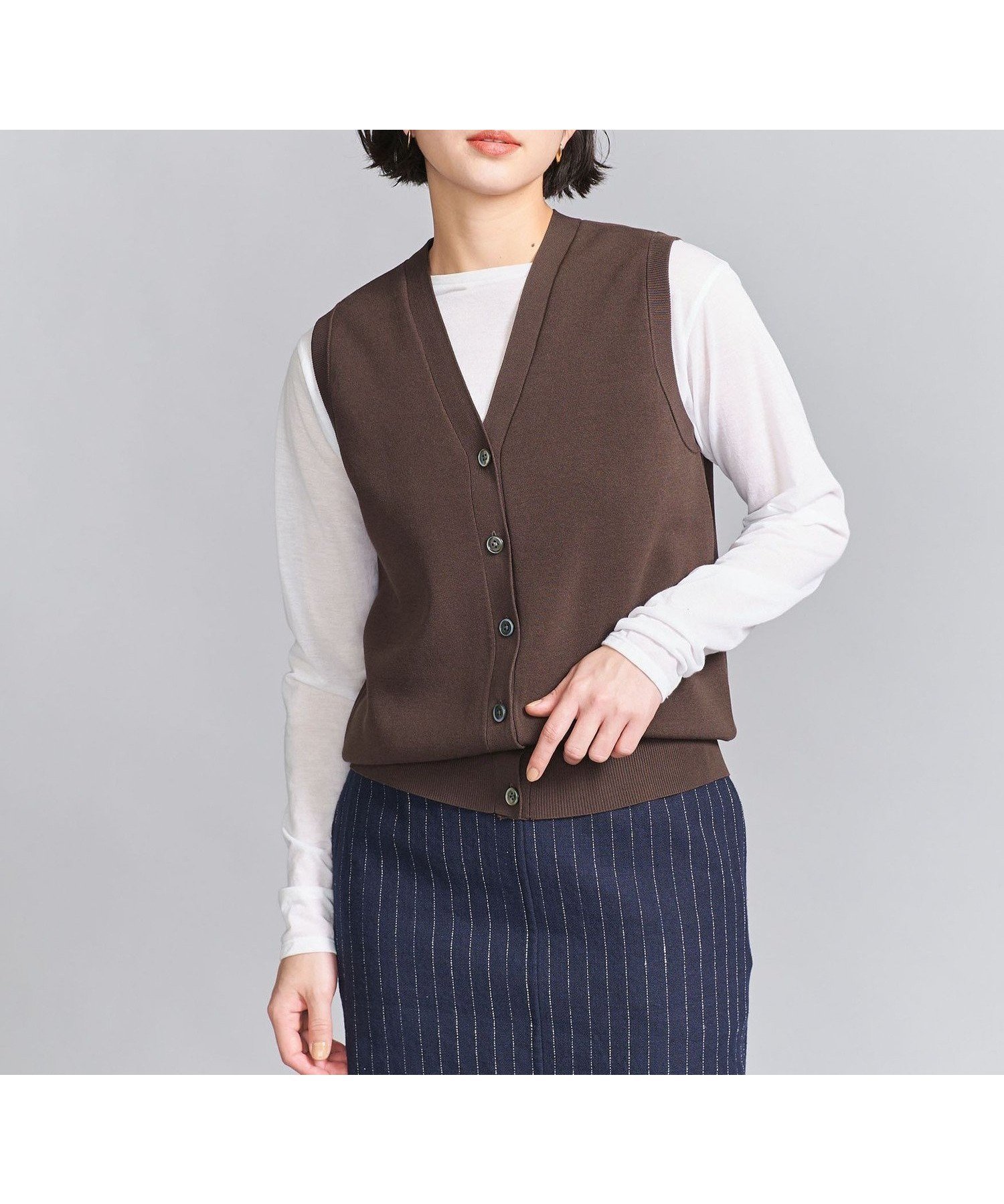 【ビューティ&ユース ユナイテッドアローズ/BEAUTY&YOUTH / UNITED ARROWS】のフロントボタン Vネック ニットベスト -ウォッシャブル- インテリア・キッズ・メンズ・レディースファッション・服の通販 founy(ファニー) 　ファッション　Fashion　レディースファッション　Fashion for Women　アウター　Coat / Outerwear Collection　トップス・カットソー　Cut & Sew Tops　ニット　Knit Tops & Sweaters　ベスト&ジレ / 重ね着スタイル　Vests & Gilets　Vネックトップス　V-Neck Tops / V-Cut Neckline Shirts　おすすめ　Recommended / Our Picks　インナー　Innerwear　ウォッシャブル　Machine Washable　サスペンダー　Suspenders, Braces　シンプル　Simple, Minimal　ジャケット　Jacket, Outerwear　スタイリッシュ　Stylish, Fashionable　ダンガリー　Dungaree, Chambray　チェック　Check, Plaid, Tartan　フロント　Front, Front Design　ベスト　Vest, Waistcoat　DK.BROWN|ID: prp329100004532148 ipo3291000000033173512