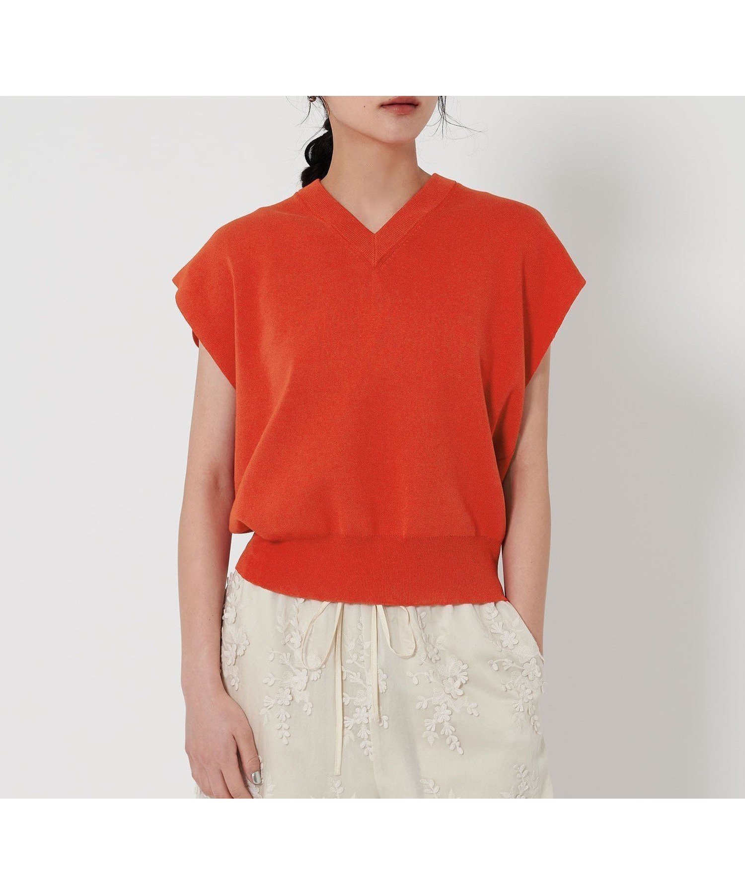 【ビューティ&ユース ユナイテッドアローズ/BEAUTY&YOUTH / UNITED ARROWS】のVネック フレンチスリーブ ニット -ウォッシャブル- インテリア・キッズ・メンズ・レディースファッション・服の通販 founy(ファニー) 　ファッション　Fashion　レディースファッション　Fashion for Women　トップス・カットソー　Cut & Sew Tops　ニット　Knit Tops & Sweaters　Vネックトップス　V-Neck Tops / V-Cut Neckline Shirts　おすすめ　Recommended / Our Picks　インナー　Innerwear　ウォッシャブル　Machine Washable　ジャケット　Jacket, Outerwear　スリーブ　Sleeve, Long Sleeve / Short Sleeve　トレンド　Trend, Trending Now　フォルム　Silhouette, Form　フレンチ　French, French Style　ベスト　Vest, Waistcoat　ワイド　Wide, Wide Fit　ビジネス 仕事 通勤　Business / Work / Commuting　RED|ID: prp329100004532154 ipo3291000000032754944