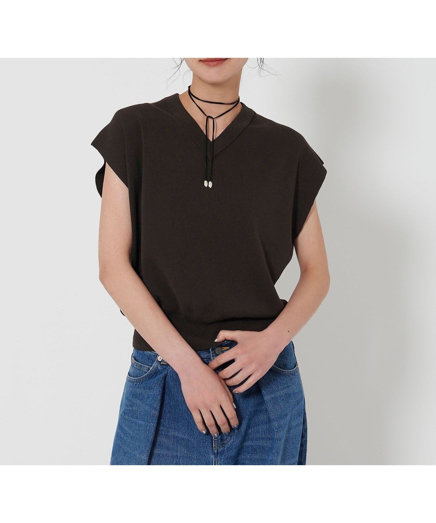 【ビューティ&ユース ユナイテッドアローズ/BEAUTY&YOUTH / UNITED ARROWS】のVネック フレンチスリーブ ニット -ウォッシャブル- インテリア・キッズ・メンズ・レディースファッション・服の通販 founy(ファニー) 　ファッション　Fashion　レディースファッション　Fashion for Women　トップス・カットソー　Cut & Sew Tops　ニット　Knit Tops & Sweaters　Vネックトップス　V-Neck Tops / V-Cut Neckline Shirts　おすすめ　Recommended / Our Picks　インナー　Innerwear　ウォッシャブル　Machine Washable　ジャケット　Jacket, Outerwear　スリーブ　Sleeve, Long Sleeve / Short Sleeve　トレンド　Trend, Trending Now　フォルム　Silhouette, Form　フレンチ　French, French Style　ベスト　Vest, Waistcoat　ワイド　Wide, Wide Fit　ビジネス 仕事 通勤　Business / Work / Commuting　DK.BROWN|ID: prp329100004532154 ipo3291000000032754949