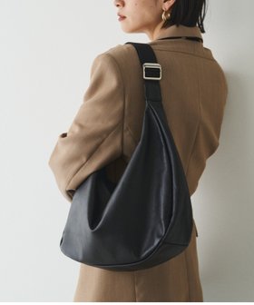 【ラシット/russet】のソフトレザーラウンドビッグショルダーバッグ 人気、トレンドファッション・服の通販 founy(ファニー) ファッション Fashion レディースファッション Fashion for Women バッグ Bags ショルダー Shoulder, Shoulder Strap シルバー Silver, Metallic Silver シンプル Simple, Minimal 人気 Popular, Best Seller フォルム Silhouette, Form ベーシック Basic, Essential ポケット Pocket, Pocket Detail 日本製 Made In Japan エレガント 上品 Elegant |ID:prp329100004532233