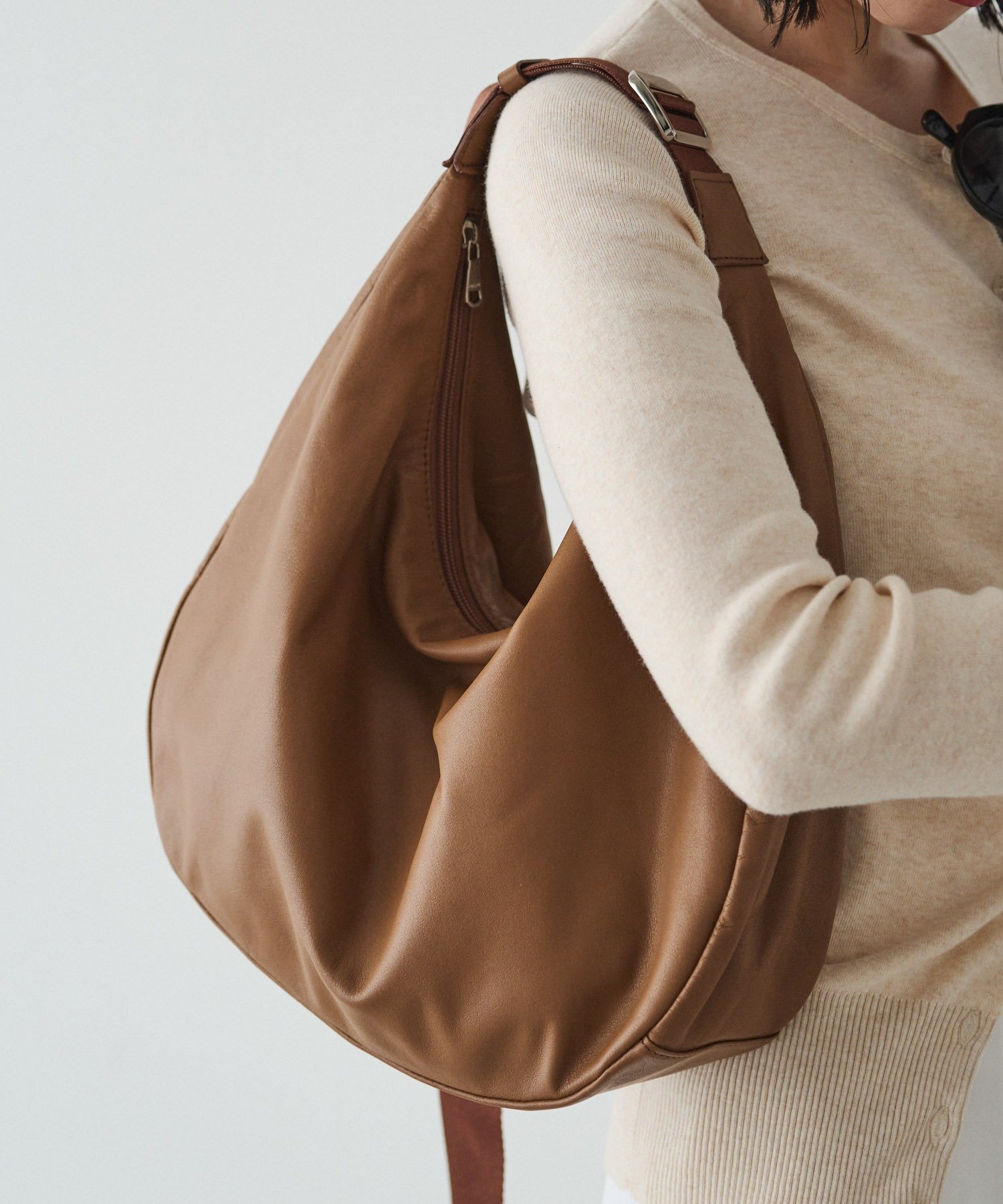 【ラシット/russet】のソフトレザーラウンドビッグショルダーバッグ インテリア・キッズ・メンズ・レディースファッション・服の通販 founy(ファニー) ファッション Fashion レディースファッション Fashion for Women バッグ Bags ショルダー Shoulder, Shoulder Strap シルバー Silver, Metallic Silver シンプル Simple, Minimal 人気 Popular, Best Seller フォルム Silhouette, Form ベーシック Basic, Essential ポケット Pocket, Pocket Detail 日本製 Made In Japan エレガント 上品 Elegant ブラウン|ID: prp329100004532233 ipo3291000000034549629