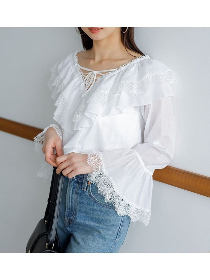 【スナイデル/SNIDEL】のバリエレースブラウス インテリア・キッズ・メンズ・レディースファッション・服の通販 founy(ファニー) https://founy.com/ ファッション Fashion レディースファッション WOMEN トップス・カットソー Tops/Tshirt シャツ/ブラウス Shirts/Blouses インナー Inner ウェーブ Wave オフショル Off Shoulder キャミソール Camisole 今季 This Season シフォン Chiffon シルバー Silver スリーブ Sleeve トレンド Trend バランス Balance フェミニン Feminine フリル Frills フロント Front ボタニカル Botanical 無地 Plain Color リボン Ribbon レース Race おすすめ Recommend |ID: prp329100004532680 ipo3291000000032039299