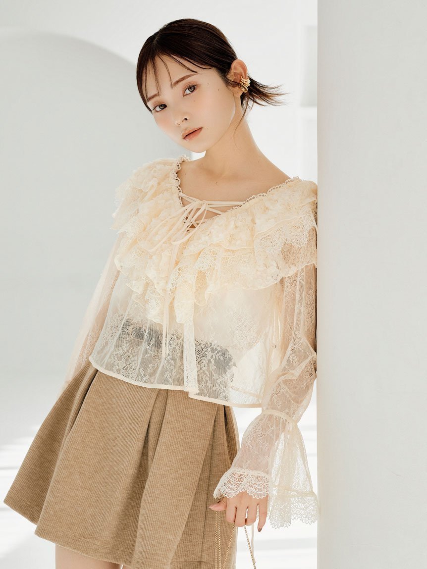 【スナイデル/SNIDEL】のバリエレースブラウス インテリア・キッズ・メンズ・レディースファッション・服の通販 founy(ファニー) 　ファッション　Fashion　レディースファッション　WOMEN　トップス・カットソー　Tops/Tshirt　シャツ/ブラウス　Shirts/Blouses　インナー　Inner　ウェーブ　Wave　オフショル　Off Shoulder　キャミソール　Camisole　今季　This Season　シフォン　Chiffon　シルバー　Silver　スリーブ　Sleeve　トレンド　Trend　バランス　Balance　フェミニン　Feminine　フリル　Frills　フロント　Front　ボタニカル　Botanical　無地　Plain Color　リボン　Ribbon　レース　Race　おすすめ　Recommend　IVR[003]|ID: prp329100004532680 ipo3291000000032039307