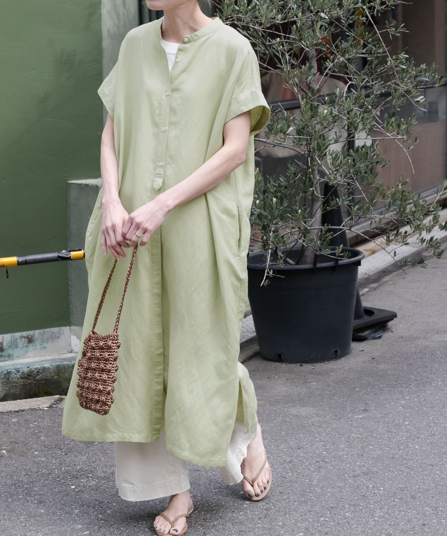 【アーバンリサーチ ドアーズ/URBAN RESEARCH DOORS】のFORK SPOON リネンレーヨンシャツワンピース インテリア・キッズ・メンズ・レディースファッション・服の通販 founy(ファニー) 　ファッション　Fashion　レディースファッション　WOMEN　ワンピース　Dress　シャツワンピース　Shirt Dresses　2025年　2025　2025春夏・S/S　Ss,Spring/Summer,2025　おすすめ　Recommend　スリット　Slit　スリーブ　Sleeve　デニム　Denim　ベーシック　Basic　エレガント 上品　Elegant　今季　This Season　夏　Summer　S/S・春夏　Ss・Spring/Summer　LIGHTGREEN|ID: prp329100004532766 ipo3291000000032039533