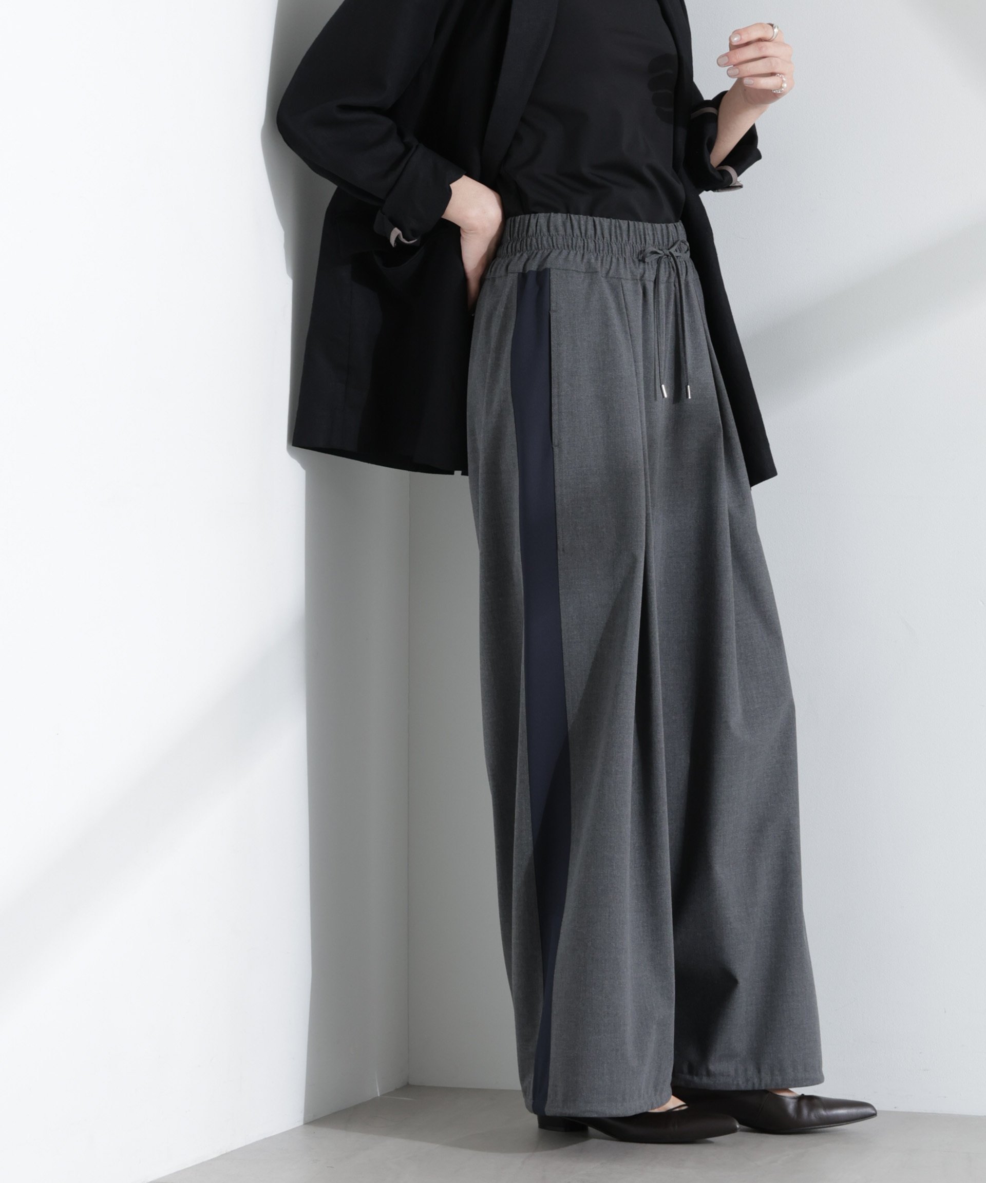 【ナノ ユニバース/nano universe】のラインイージーワイドパンツ 人気、トレンドファッション・服の通販 founy(ファニー) 　ファッション　Fashion　レディースファッション　WOMEN　パンツ　Pants　アウトドア　Outdoor　シンプル　Simple　ジャケット　Jacket　スポーティ　Sporty　スラックス　Slacks　タンク　Tank　ワイド　Wide　おすすめ　Recommend　夏　Summer　2025年　2025　2025春夏・S/S　Ss,Spring/Summer,2025　 other-1|ID: prp329100004532783 ipo3291000000032039596