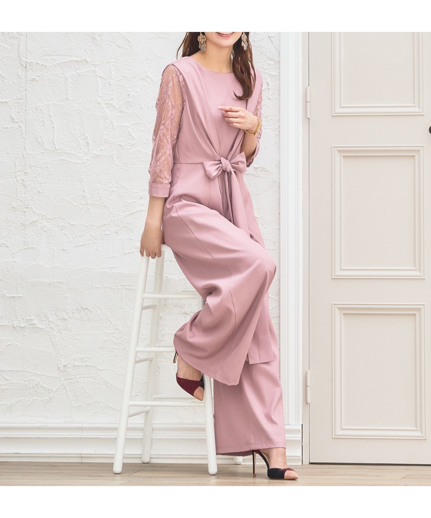 【ドレス/DRESS+】のパーティー 結婚式 ジャンプスーツ パンツドレス レース袖 オールインワン2way インテリア・キッズ・メンズ・レディースファッション・服の通販 founy(ファニー) 　ファッション　Fashion　レディースファッション　WOMEN　インナー　Inner　エレガント 上品　Elegant　クール　Cool　スーツ　Suit　ドレス　Dress　リボン　Ribbon　レース　Race　ワイド　Wide　結婚式　Wedding Ceremony　スモークピンク|ID: prp329100004532817 ipo3291000000032039757