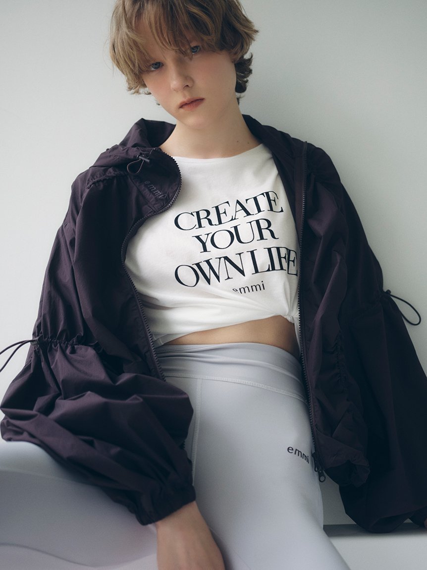 【エミ/emmi】の【ONLINE限定カラー】ギャザーナイロンブルゾン インテリア・キッズ・メンズ・レディースファッション・服の通販 founy(ファニー) 　ファッション　Fashion　レディースファッション　Ladies' Fashion Online　アウター　Coat Outerwear　ブルゾン　Blouson/Jackets　BRW[058]|ID: prp329100004532824 ipo3291000000032609556