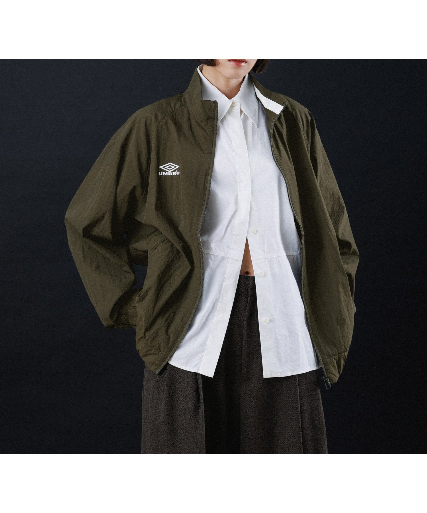 【アダム エ ロペ/ADAM ET ROPE'】の【UMBRO*BELPER*M TO R】NYLON TRACK JACKET インテリア・キッズ・メンズ・レディースファッション・服の通販 founy(ファニー) 　ファッション　Fashion　レディースファッション　Fashion for Women　アウター　Coat / Outerwear Collection　レディースジャケット・軽アウター　Jackets　サッカー　Seersucker, Summer Fabric　シンプル　Simple, Minimal　ジャケット　Jacket, Outerwear　スポーツ　Sports, Activewear　スポーティ　Sporty, Casual Athletic　フロント　Front, Front Design　ポケット　Pocket, Pocket Detail　別注　Limited Edition, Custom Order　ミリタリー　Military, Army Style　モダン　Modern, Contemporary　A/W・秋冬　Autumn/Winter　冬　Winter / This Winter　2023年　2023　2024年　2024　2023-2024秋冬・A/W　Autumn/Winter 2023–24 AW23–24　2024-2025秋冬・A/W　Autumn/Winter 2024–25 AW24–25　オリーブ(37)|ID: prp329100004532859 ipo3291000000032734647