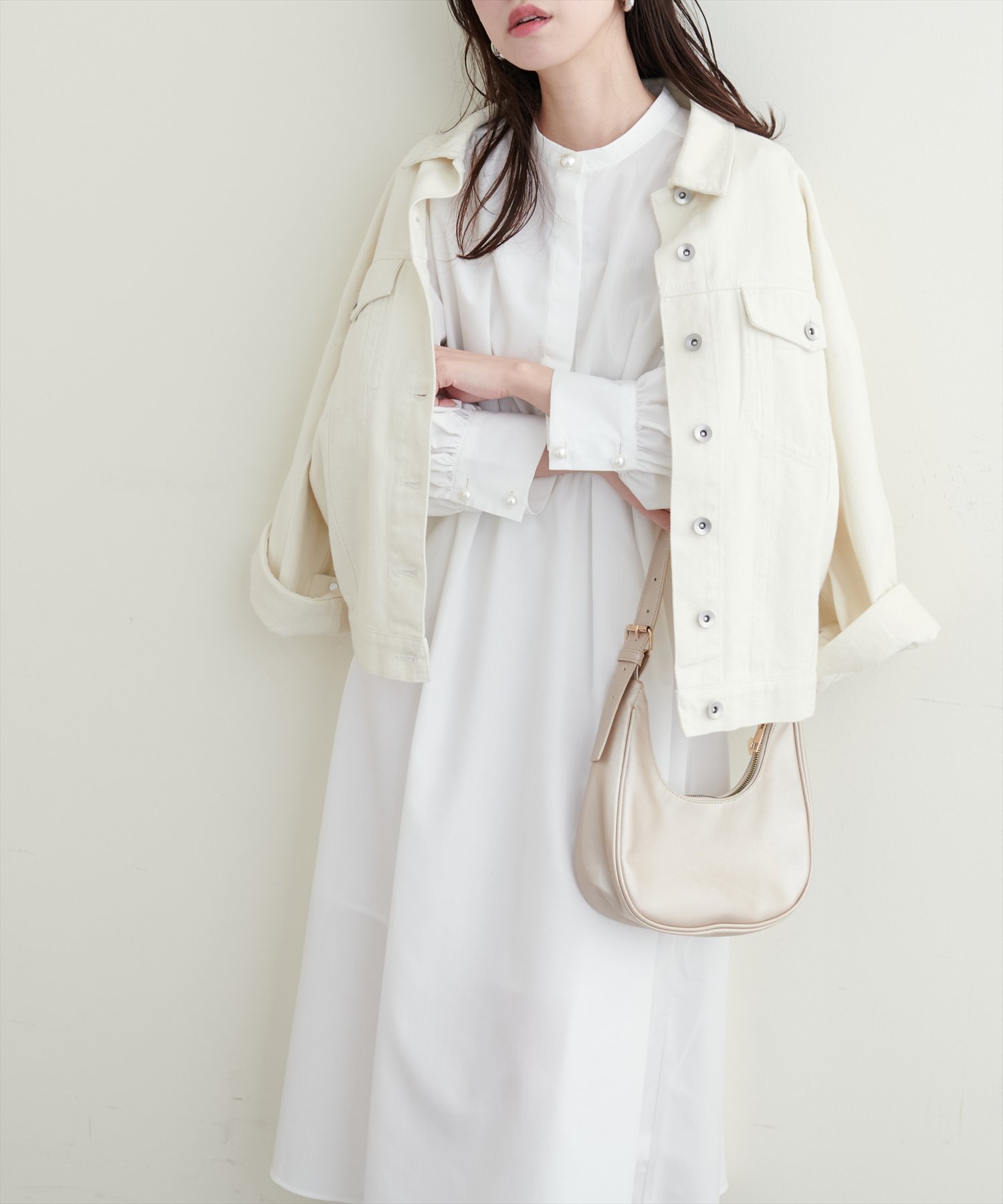 【ナチュラルクチュール/natural couture】のパール釦シャツワンピース インテリア・キッズ・メンズ・レディースファッション・服の通販 founy(ファニー) 　ファッション　Fashion　レディースファッション　WOMEN　ワンピース　Dress　シャツワンピース　Shirt Dresses　春　Spring　カーディガン　Cardigan　パール　Pearl　ペチコート　Petticoat　エレガント 上品　Elegant　2025年　2025　2025春夏・S/S　Ss,Spring/Summer,2025　オフホワイト|ID: prp329100004532861 ipo3291000000032039941