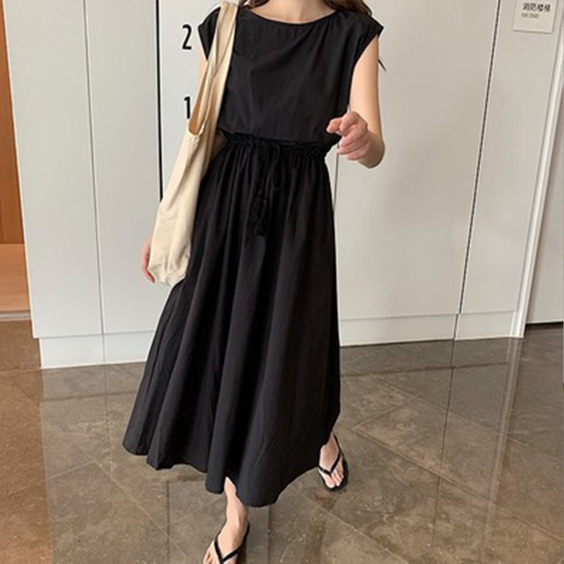【メゾンドラティール/maison de LATIR】のリネン風シンプルワンピース インテリア・キッズ・メンズ・レディースファッション・服の通販 founy(ファニー) 　ファッション　Fashion　レディースファッション　WOMEN　ワンピース　Dress　おすすめ　Recommend　シンプル　Simple　スリーブ　Sleeve　フェミニン　Feminine　フレンチ　French　リネン　Linen　羽織　Haori　ブラック|ID: prp329100004532944 ipo3291000000032040300