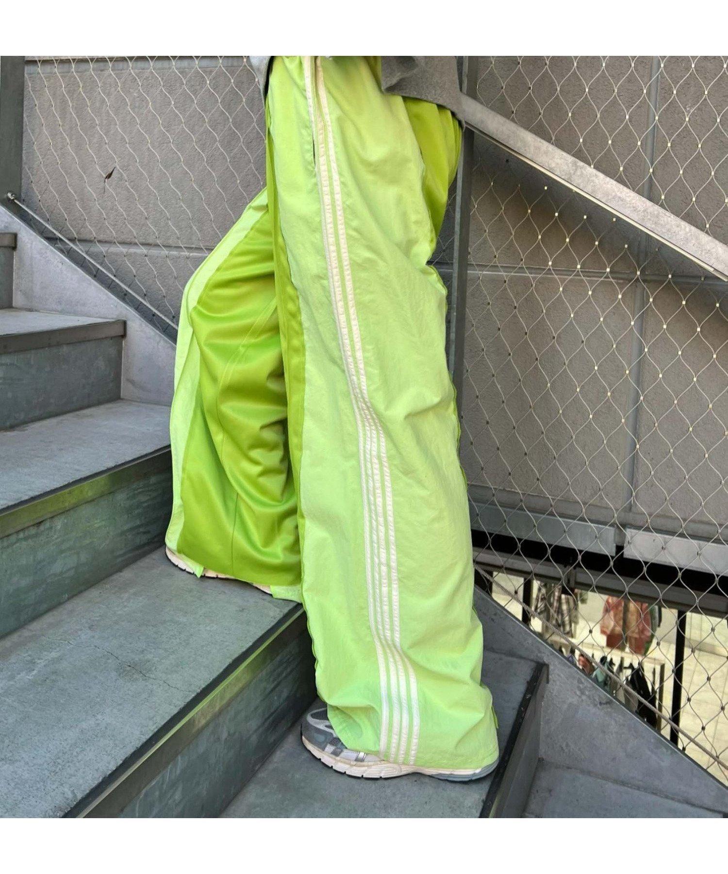 【チャオパニックティピー/CIAOPANIC TYPY】の【etsinta】リメイクトラックパンツ/ラインパンツ インテリア・キッズ・メンズ・レディースファッション・服の通販 founy(ファニー) 　ファッション　Fashion　レディースファッション　Ladies' Fashion Online　パンツ　Pants　今季　This Season　シンプル　Simple　ジャージー　Jersey　スウェット　Sweat　人気　Popularity　パッチワーク　Patchwork　楽ちん　Easy　ワイド　Wide　おすすめ　Recommend　グリーンイエロー|ID: prp329100004532969 ipo3291000000032658499
