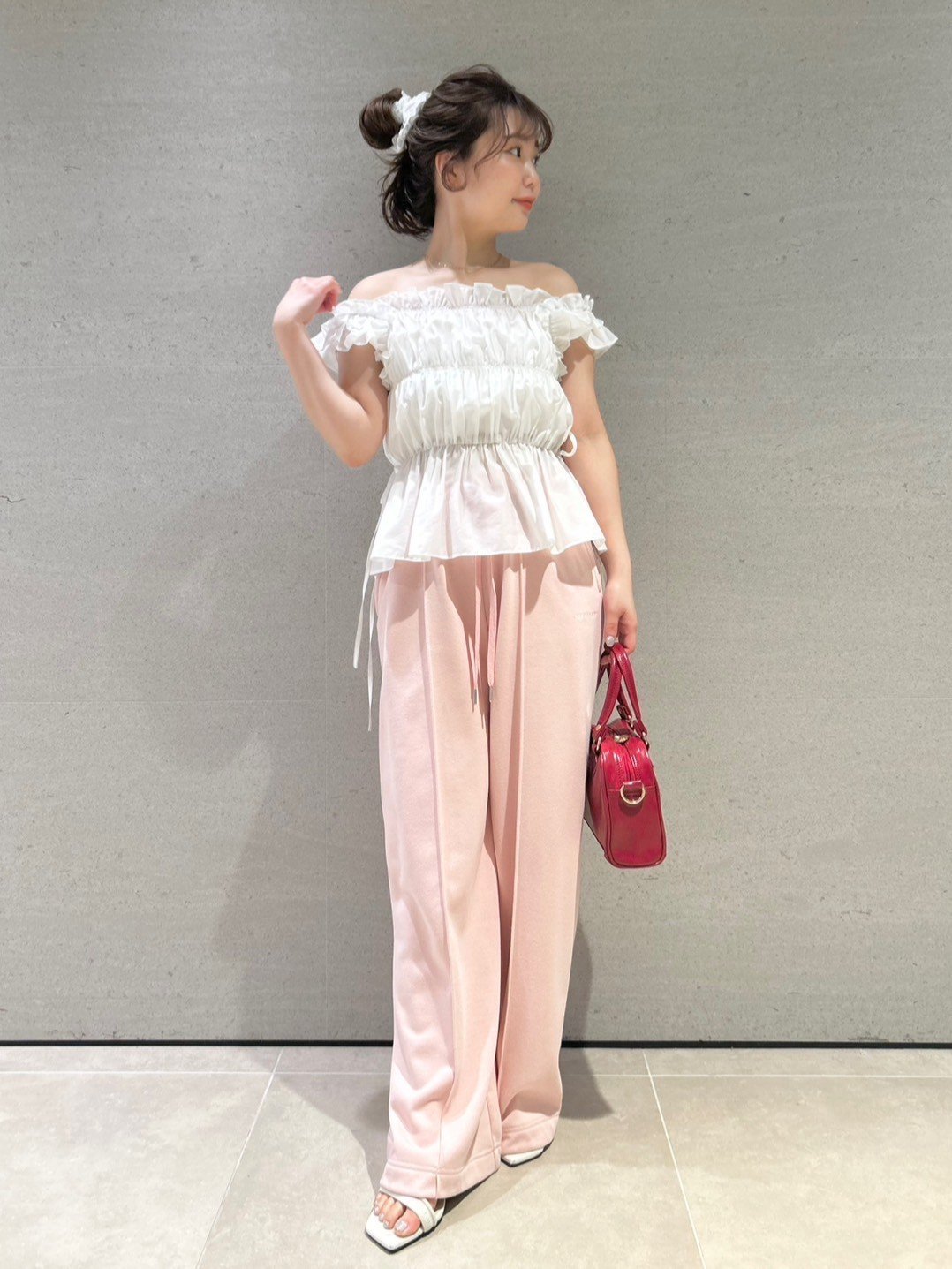 【リリーブラウン/Lily Brown】のLB刺繍スウェットワイドパンツ インテリア・キッズ・メンズ・レディースファッション・服の通販 founy(ファニー) 　ファッション　Fashion　レディースファッション　Fashion for Women　パンツ　Pants & Trousers　シンプル　Simple, Minimal　ジャケット　Jacket, Outerwear　フリル　Frill, Ruffle　フロント　Front, Front Design　ポケット　Pocket, Pocket Detail　PNK[066]|ID: prp329100004532996 ipo3291000000033424081