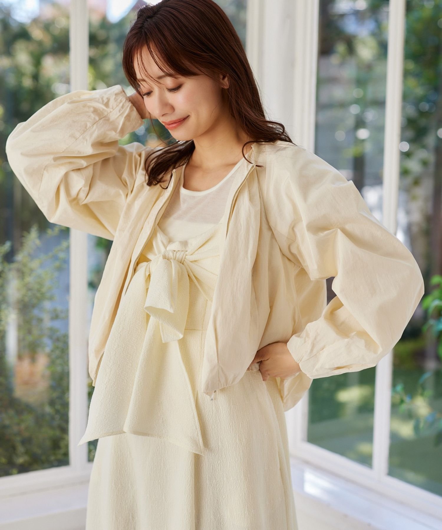【ミスティ ウーマン/mysty woman】のノーカラーギャザーブルゾン インテリア・キッズ・メンズ・レディースファッション・服の通販 founy(ファニー) 　ファッション　Fashion　レディースファッション　WOMEN　アウター　Coat Outerwear　ブルゾン　Blouson/Jackets　コンパクト　Compact　デニム　Denim　ハイネック　High Neck　ブルゾン　Blouson　ラウンド　Round　春　Spring　軽量　Lightweight　アイボリー08|ID: prp329100004533157 ipo3291000000032041197