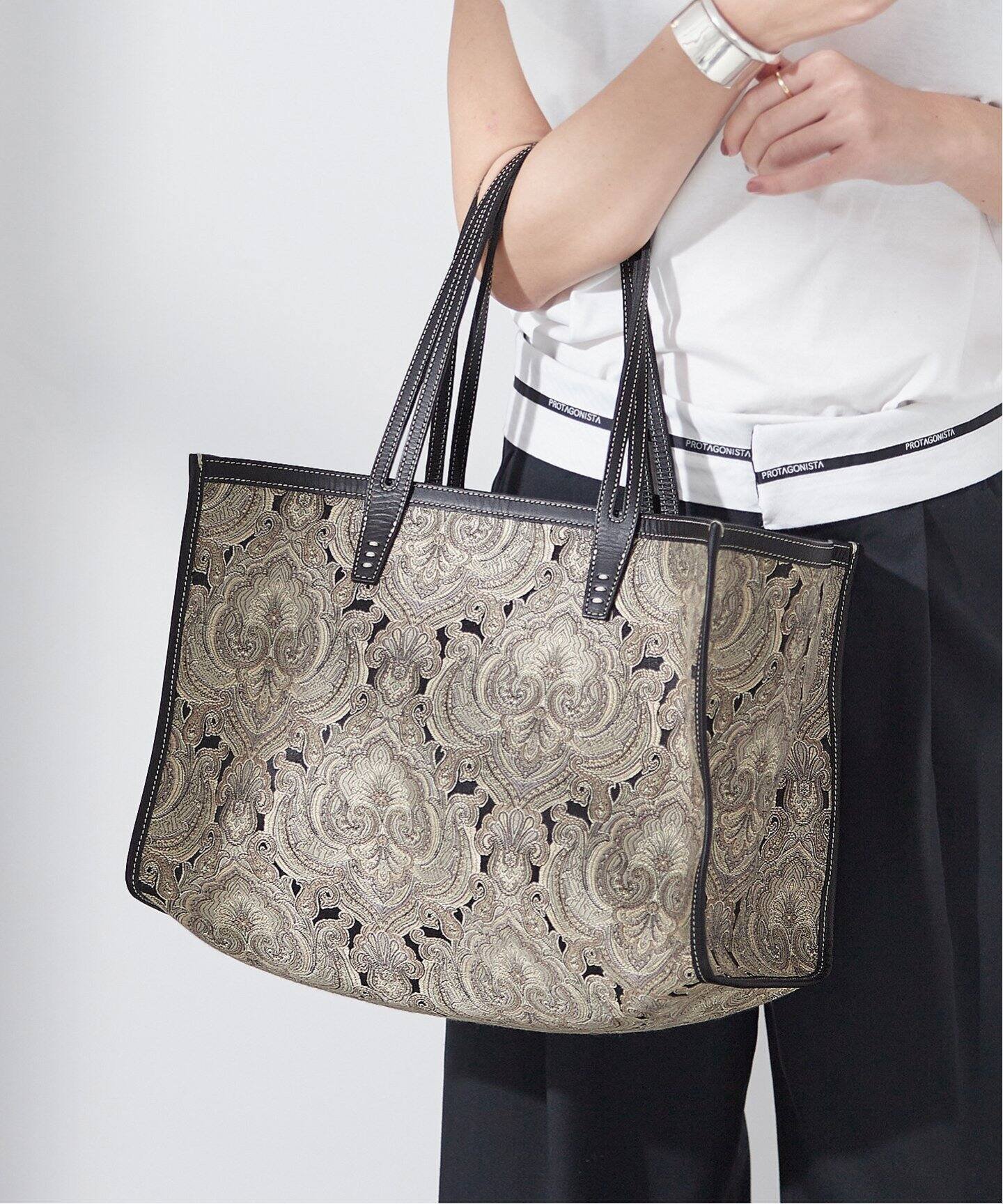 【ジャーナルスタンダード レサージュ/journal standard L'essage】の《追加3》【A VACATION/ア ヴァケーション】CLUB BAG ONYX トートバッグ インテリア・キッズ・メンズ・レディースファッション・服の通販 founy(ファニー) 　ファッション　Fashion　レディースファッション　WOMEN　バッグ　Bag　2025年　2025　2025春夏・S/S　Ss,Spring/Summer,2025　ブラック|ID: prp329100004533263 ipo3291000000032041605