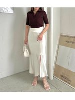 【フレイ アイディー/FRAY I.D】のスリットサテンナロースカート 人気、トレンドファッション・服の通販 founy(ファニー) 雑誌掲載アイテム Magazine Picks & Fashion Features ファッション雑誌 Fashion Magazines ビジンヒャッカ 美人百花 ファッション Fashion レディースファッション Fashion for Women スカート Skirts エレガント 上品 Elegant 3月号 March Issue サテン Satin, Glossy Fabric スニーカー Sneakers, Trainers スマート Smart, Elegant スリット Slit, Slit Detail 雑誌 Magazine, Fashion Magazine ビンテージ Vintage, Retro Style フロント Front, Front Design ブライト Bright, Shiny |ID:prp329100004533380