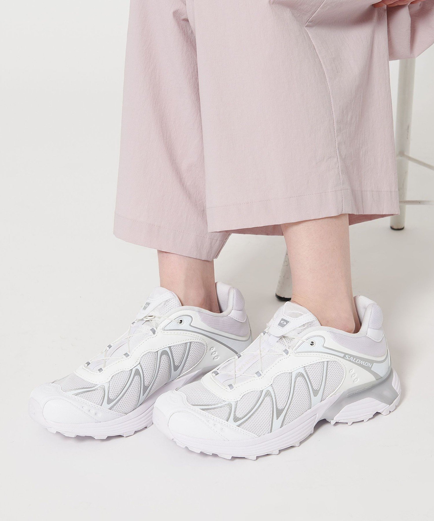 【ビューティ&ユース ユナイテッドアローズ/BEAUTY&YOUTH / UNITED ARROWS】のSalomon XT-WHISPER WHITE/スニーカー 人気、トレンドファッション・服の通販 founy(ファニー) 　ファッション　Fashion　レディースファッション　WOMEN　アウトドア　Outdoor　スタイリッシュ　Stylish　スニーカー　Sneakers　スポーツ　Sports　デニム　Denim　フランス　France　モダン　Modern　ラバー　Rubber　ワイド　Wide　 other-1|ID: prp329100004533481 ipo3291000000032042492