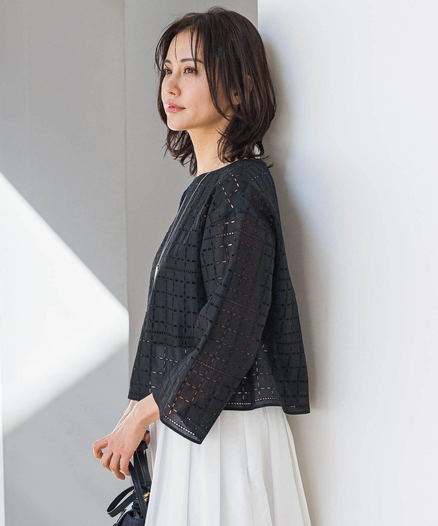 【ロートレ アモン/LAUTRE AMONT】のレースクロップドブラウス≪洗濯機で洗える≫ インテリア・キッズ・メンズ・レディースファッション・服の通販 founy(ファニー) 　ファッション　Fashion　レディースファッション　WOMEN　トップス・カットソー　Tops/Tshirt　シャツ/ブラウス　Shirts/Blouses　おすすめ　Recommend　コンパクト　Compact　デニム　Denim　バランス　Balance　ワイド　Wide　洗える　Washable　ブラック|ID: prp329100004533701 ipo3291000000032043359