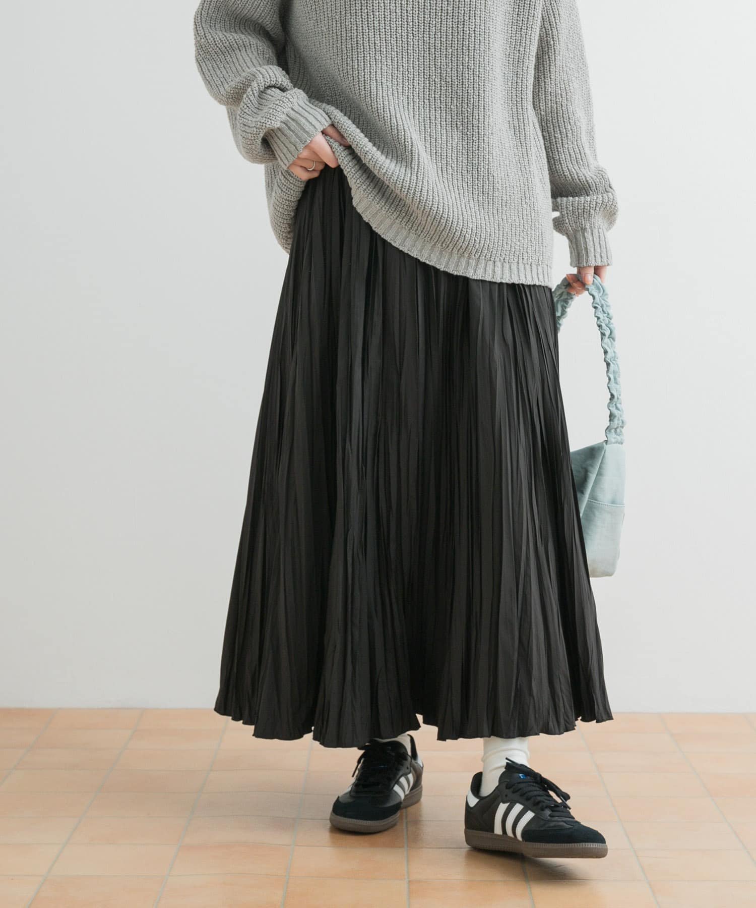 【アーバンリサーチ ドアーズ/URBAN RESEARCH DOORS】のタフタランダムプリーツスカート インテリア・キッズ・メンズ・レディースファッション・服の通販 founy(ファニー) 　ファッション　Fashion　レディースファッション　WOMEN　スカート　Skirt　プリーツスカート　Pleated Skirts　2025年　2025　2025春夏・S/S　Ss,Spring/Summer,2025　シューズ　Shoes　スニーカー　Sneakers　タフタ　Taffeta　ダウン　Down　バランス　Balance　フラット　Flat　プリーツ　Pleats　ランダム　Random　リラックス　Relax　ロング　Long　夏　Summer　S/S・春夏　Ss・Spring/Summer　BLACK|ID: prp329100004533715 ipo3291000000032043411